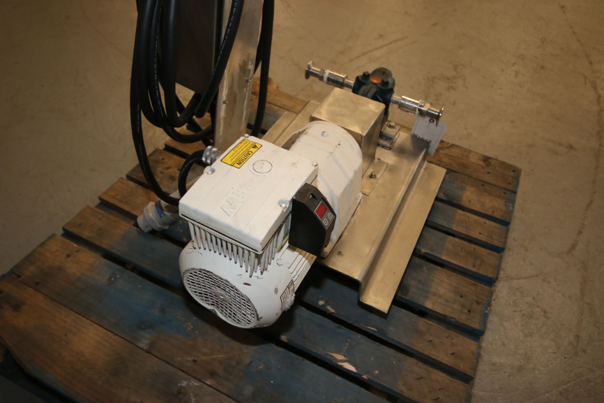 Rober 3 hp Pump, Type IF3, S/N 5, with 1.5" Clamp Type Head, SEW 265-1720 rpm, 380-500V, with On - Image 8 of 9