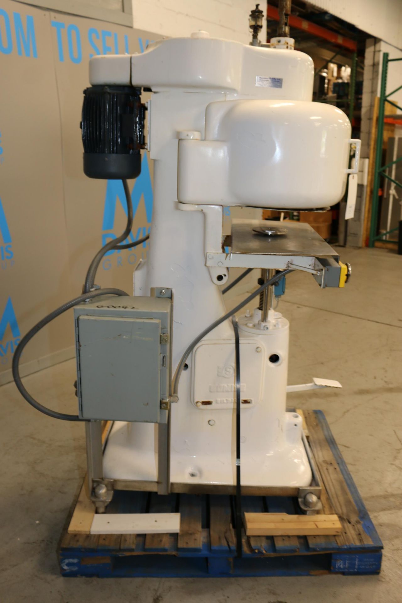 Bilbao - Somme Can Seaming Machine, with 2 hp Motor (IN#68074)(LOCATED AT M. DAVIS GROUP AUCTION - Image 10 of 13