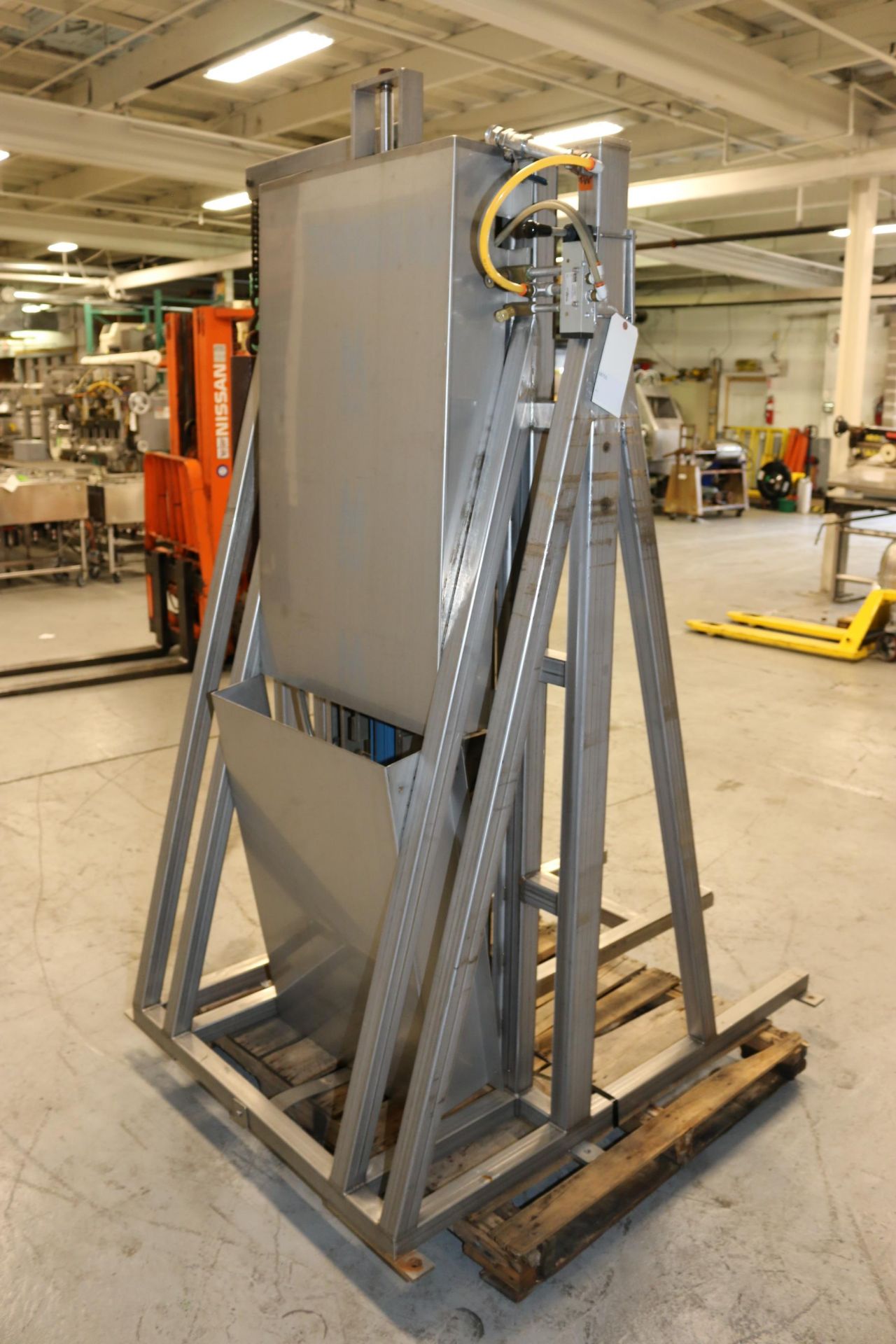 Pneumatic S/S Lift, Lifts Up To 52"H x 30"W, with Aprox. 30" L Forks (Used for Bakery Products) ( - Image 4 of 5