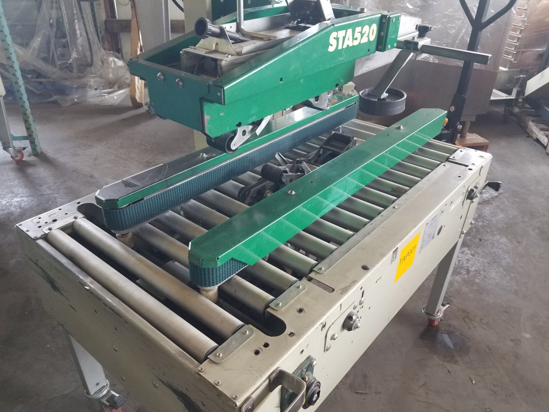 STA520 Top and Bottom Case Sealer, S/N AZ026715, Yr. 2005, 2" Heads, Casters (Located Fort Worth, - Image 2 of 5