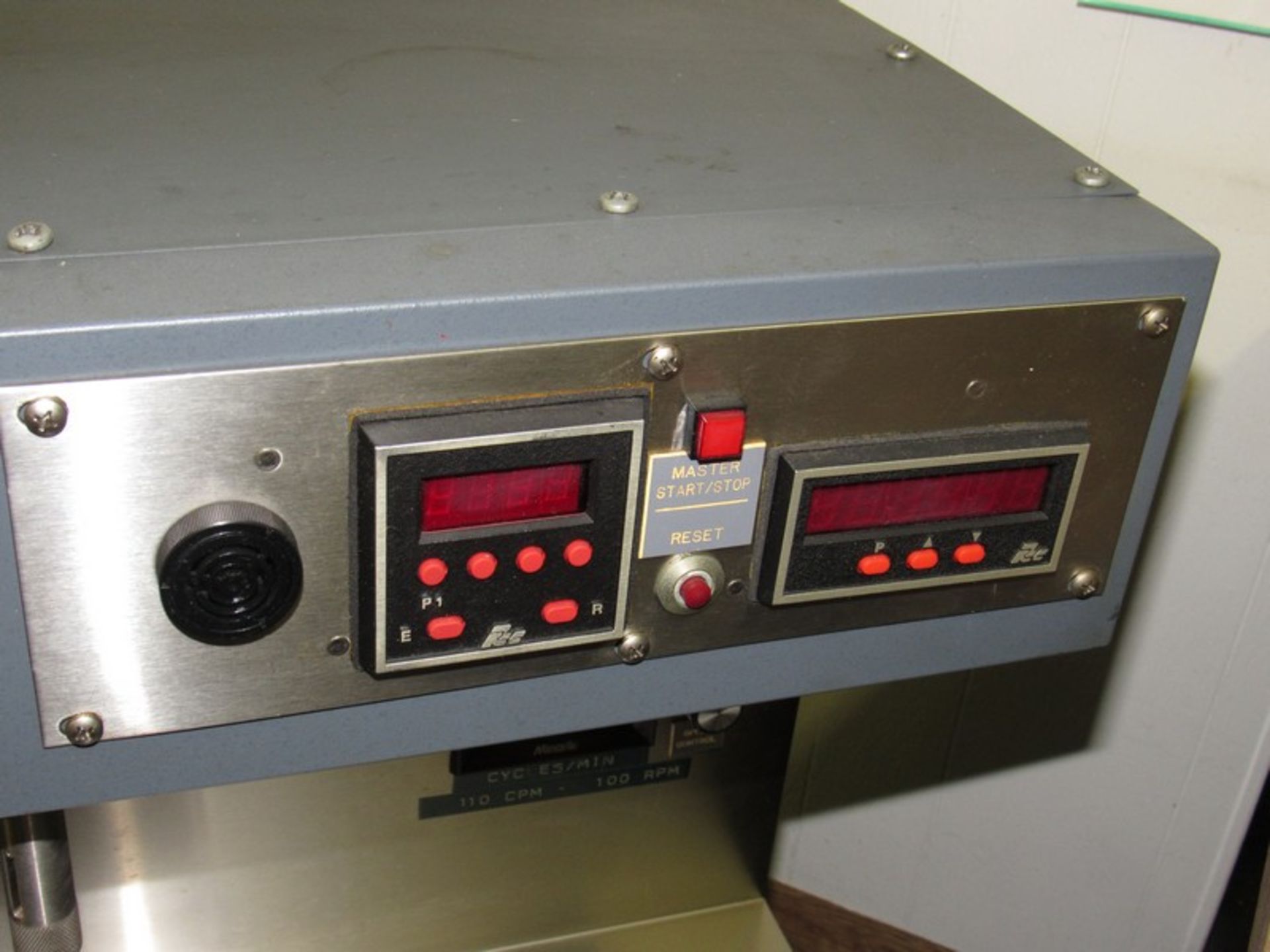 Terg-Otomerer Six Chamber Soap tester with temperature and speed controllers. Removal and loading - Image 11 of 11