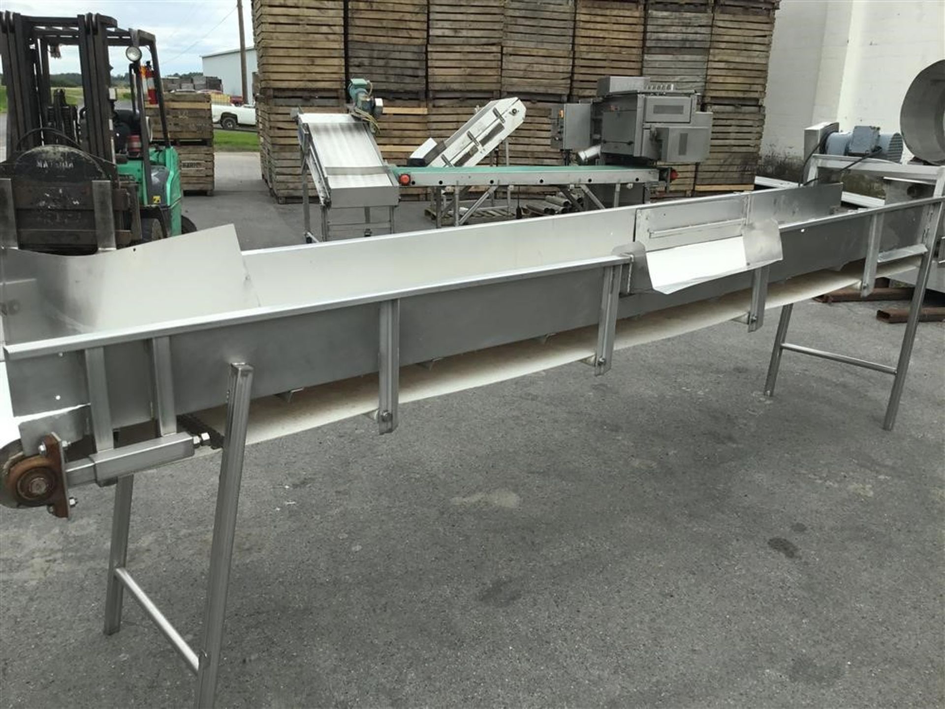 S/S Conveyor Belt with White PVC, 24" W x 14' L, 1/2 hp, 3 Ph, 208/230 with Diverter Opening, New