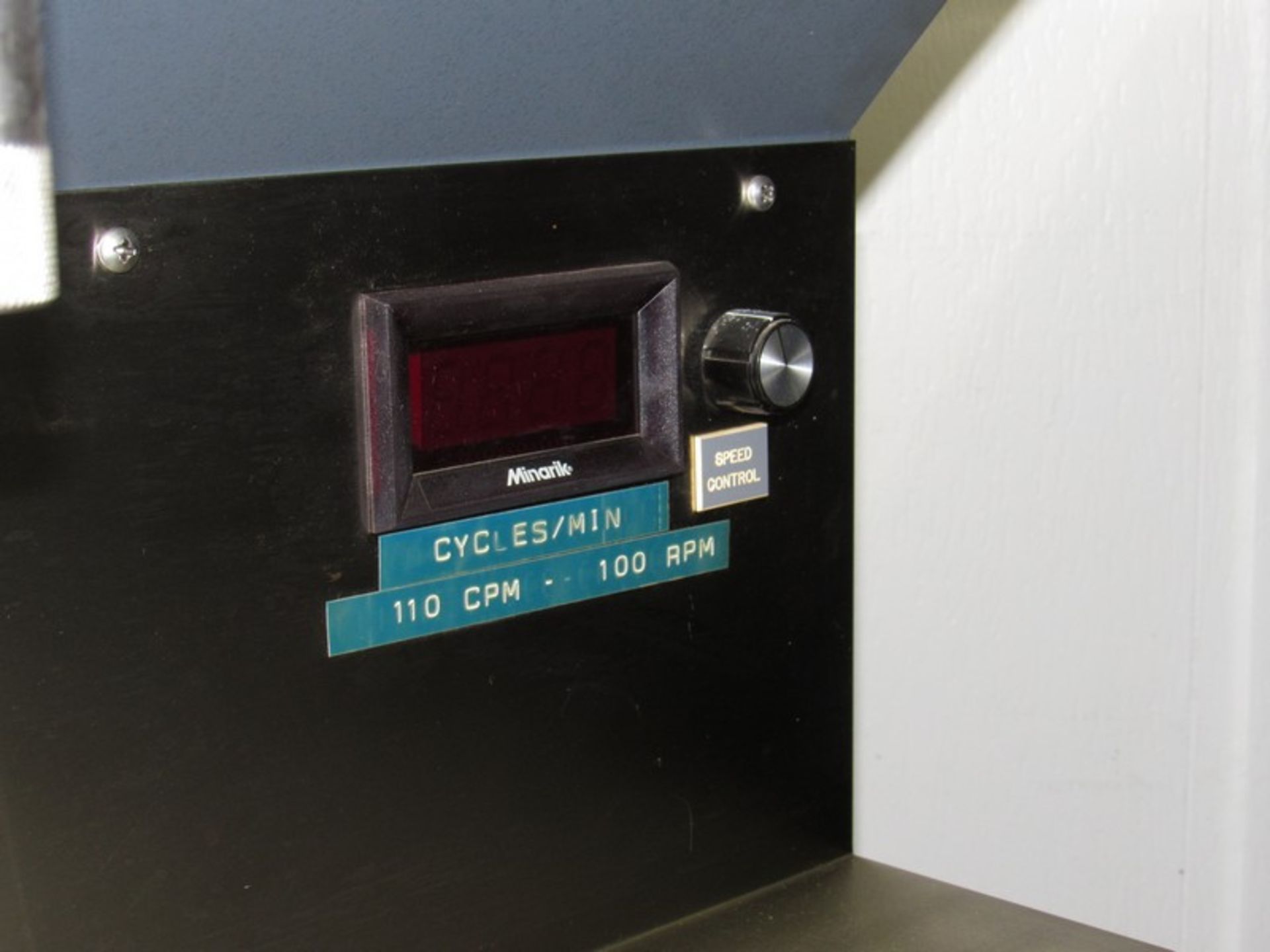 Terg-Otomerer Six Chamber Soap tester with temperature and speed controllers. Removal and loading - Image 10 of 11