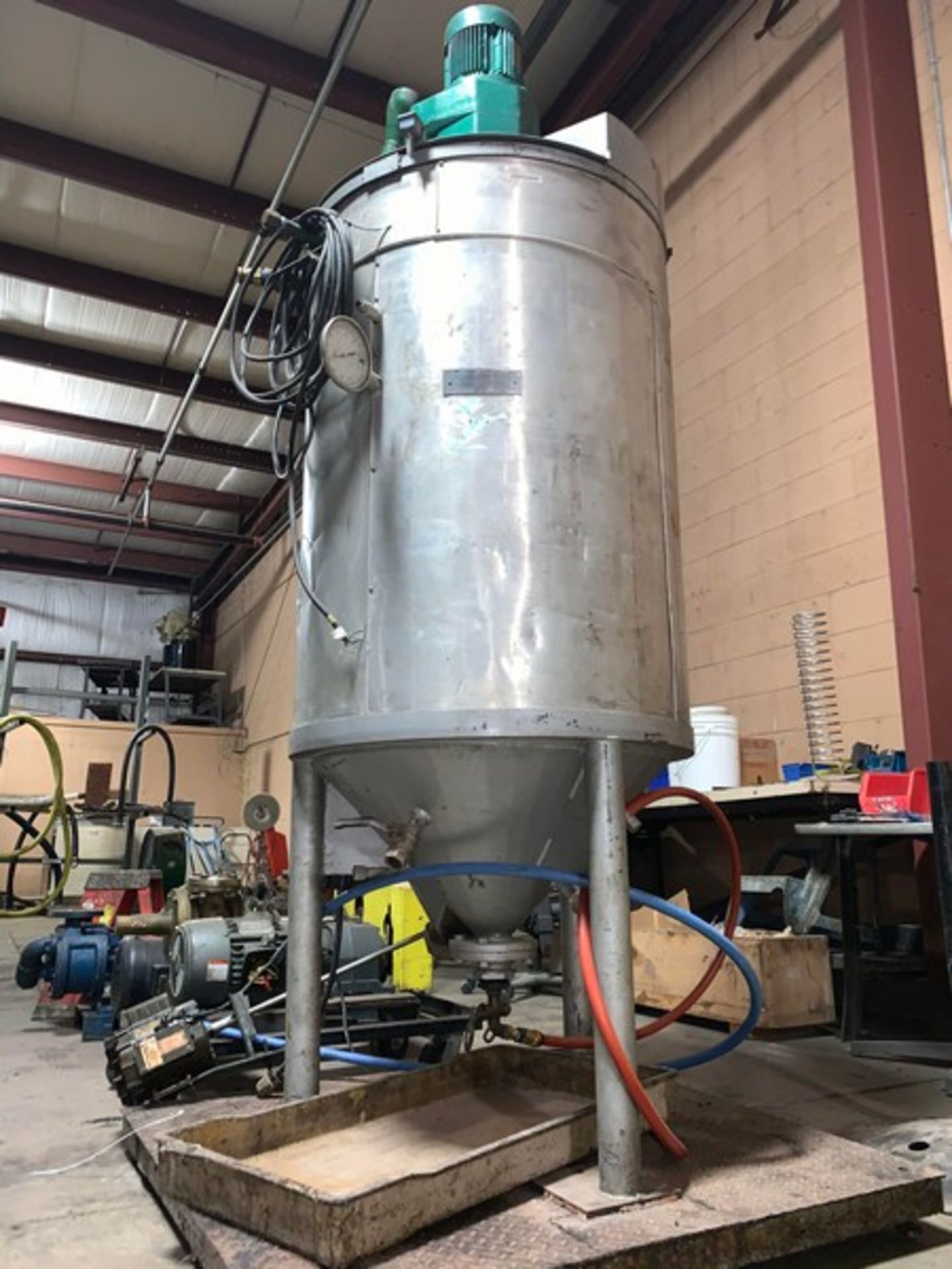 200 Gallon Chocolate Melt Tank - Jacketed with built in Heater and 5HP - Image 2 of 5