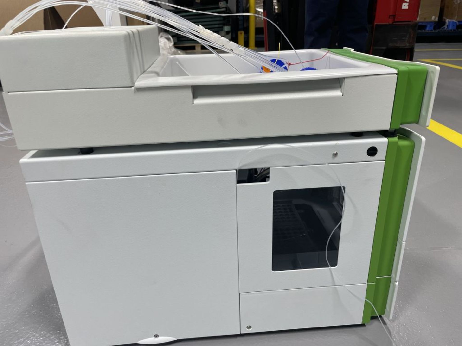 Perkin Elmer UHPLC unit. This is an ultra-high performance chromatography (UHPLC). - Image 8 of 9