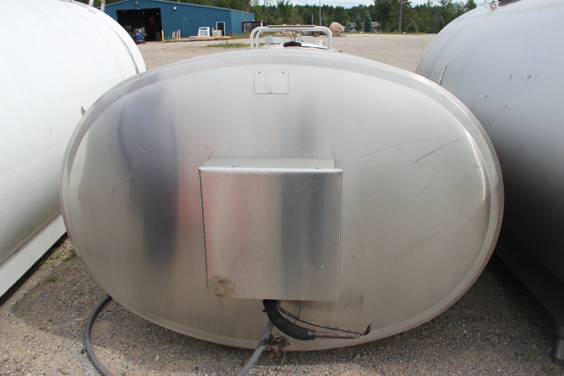 DE LAVAL JACKETED 800 GALLON BULK MILK COOLER, MODEL ET800, S/N 72551, TOP-MOUNT AGITATION ( - Image 3 of 9