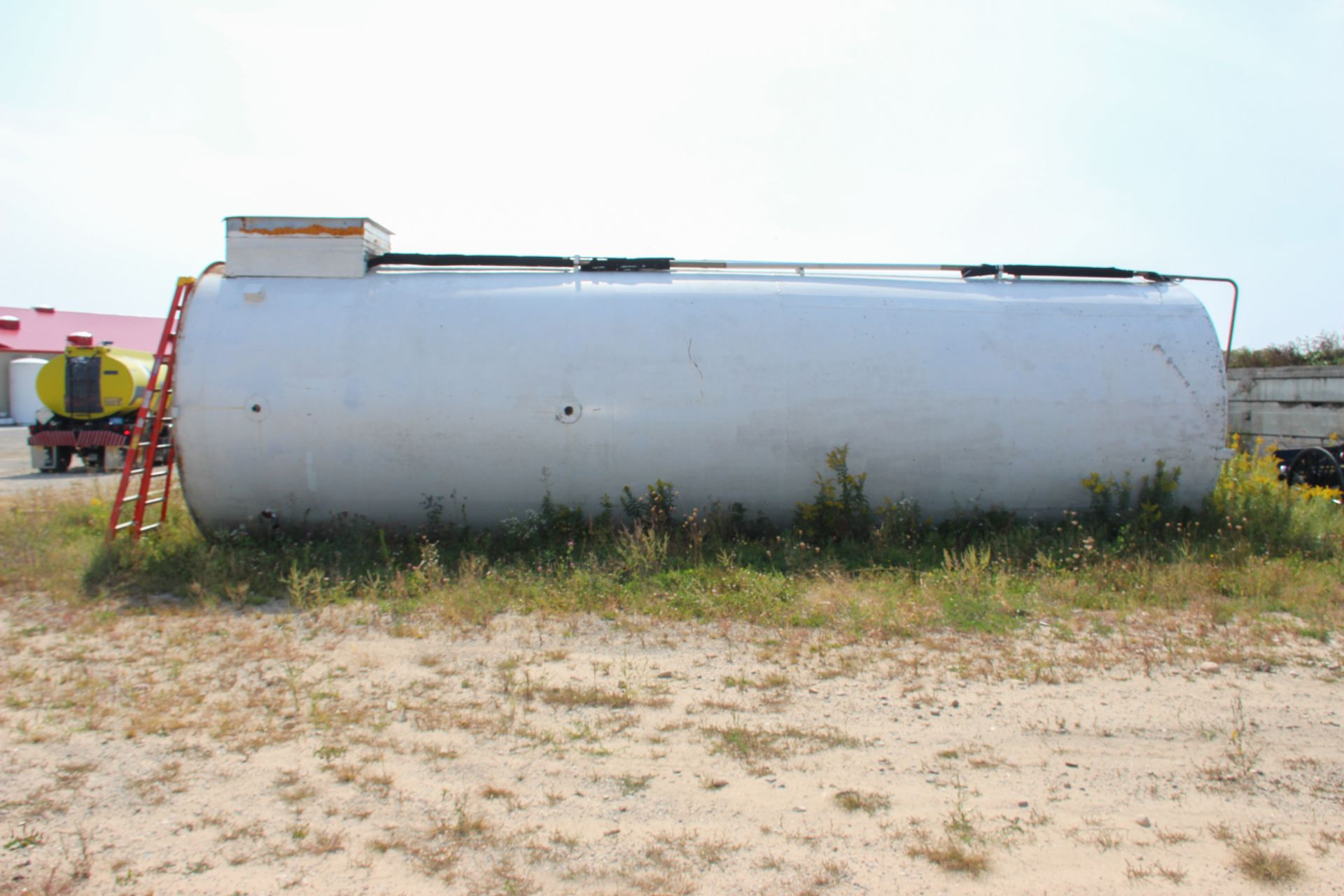 MUELLER 15,000 GALLON JACKETED SILO, S/N D-8745-3, HORRIZONTAL AGITATION (LOCATED IN MIO, MICHIGAN) - Image 3 of 23