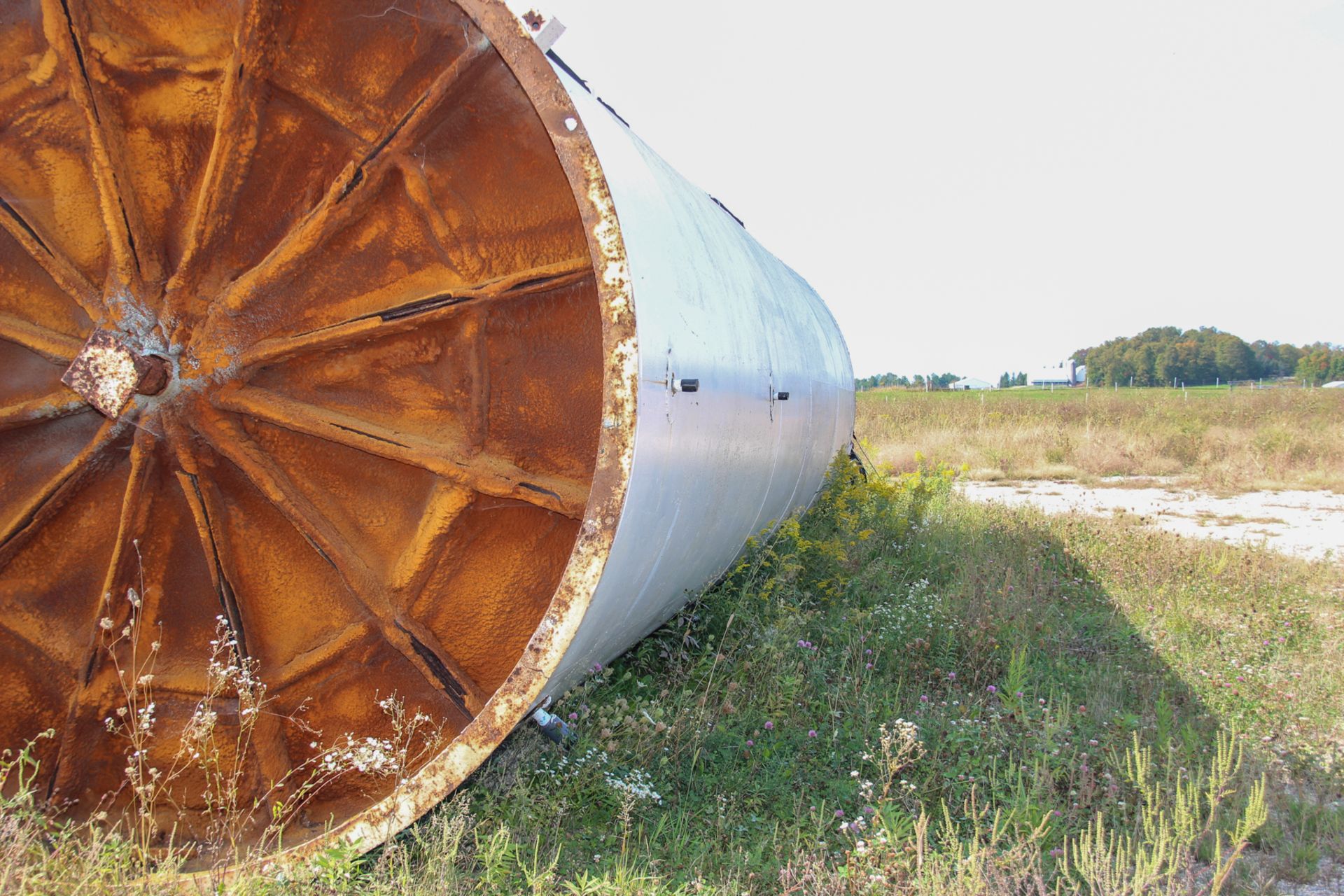 MUELLER 15,000 GALLON JACKETED SILO, S/N D-8745-3, HORRIZONTAL AGITATION (LOCATED IN MIO, MICHIGAN) - Image 17 of 23