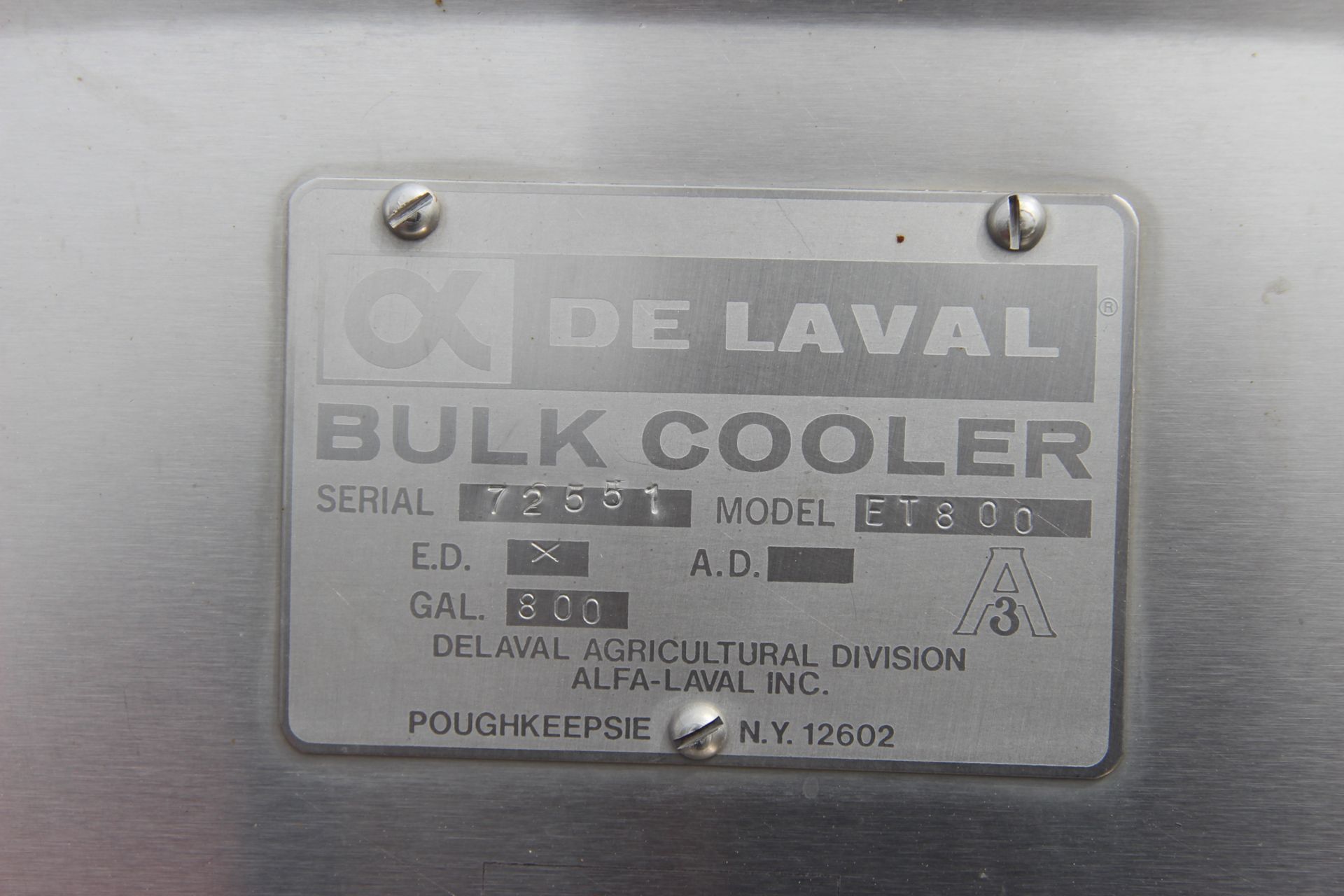 DE LAVAL JACKETED 800 GALLON BULK MILK COOLER, MODEL ET800, S/N 72551, TOP-MOUNT AGITATION ( - Image 9 of 9