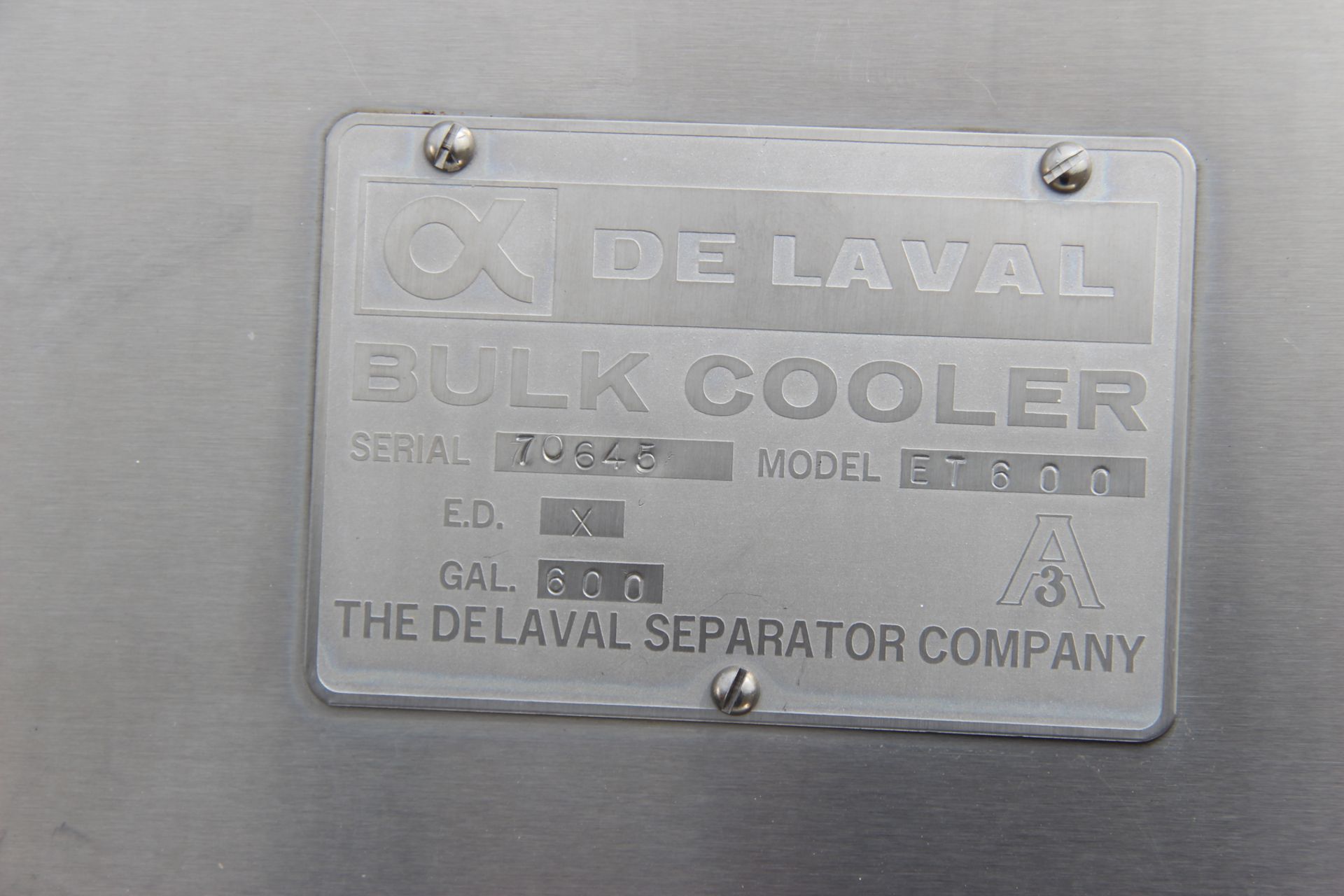 DE LAVAL S/S 600 GALLON JACKETED BULK MILK COOLER, MODEL ET600, S/N 70645, TOP-MOUNT AGITATION ( - Image 3 of 5