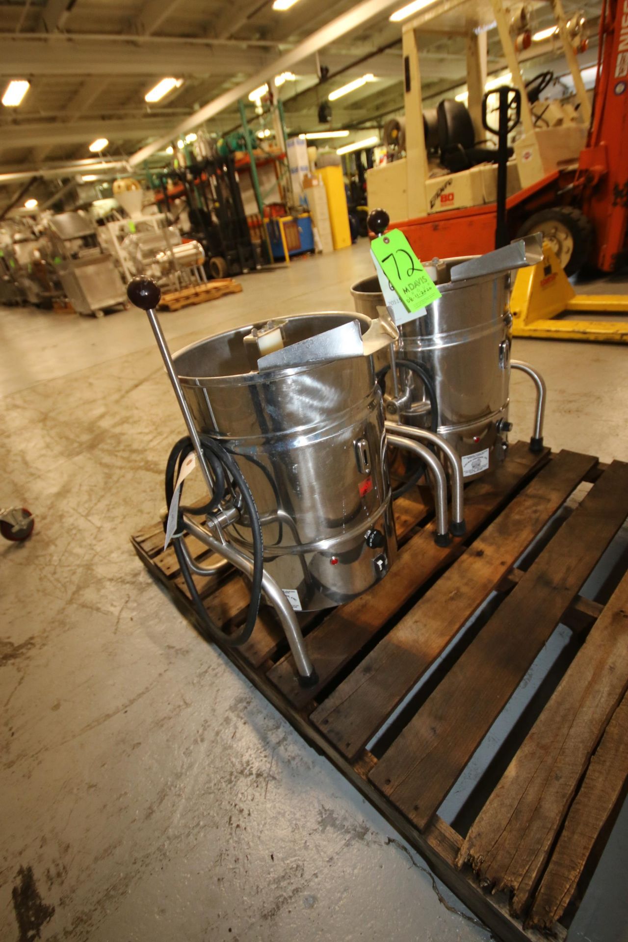 Groen 20 Gal. S/S Tilt Kettle, M/N TDB/B-20 CFC, S/N 3900CMS, 115 Volts, Mounted on S/S Frame (IN# - Image 3 of 6