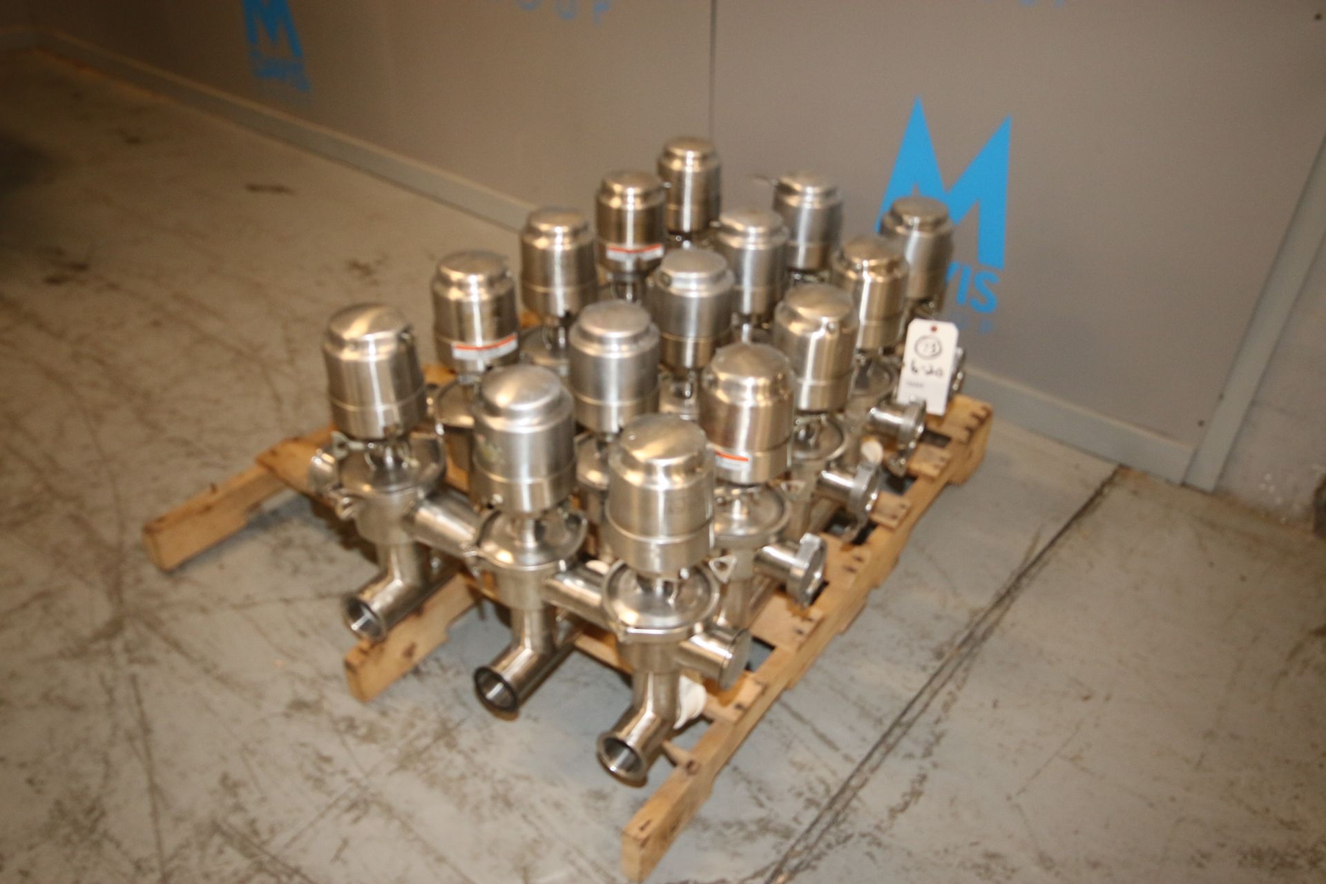 Tri-Clover 2-1/2" S/S Air Valve Cluster, with S/S Clamp Type Manifold (IN#70264)(LOCATED IN MDG - Image 4 of 5