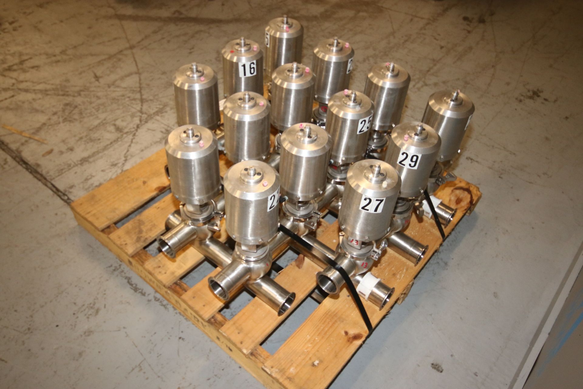 2-1/2" S/S Air Valve Cluster, with S/S Clamp Type Manifold(IN#70265)(LOCATED IN MDG AUCTION - Image 4 of 7
