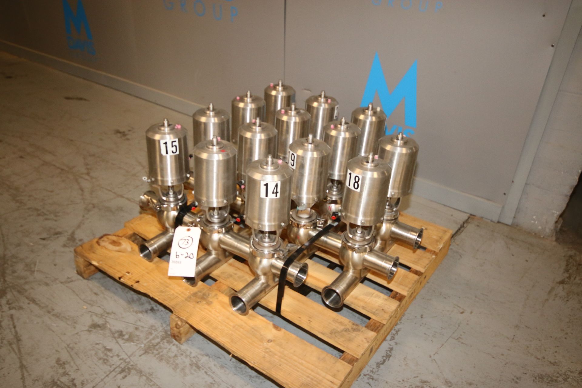 2-1/2" S/S Air Valve Cluster, with S/S Clamp Type Manifold(IN#70265)(LOCATED IN MDG AUCTION