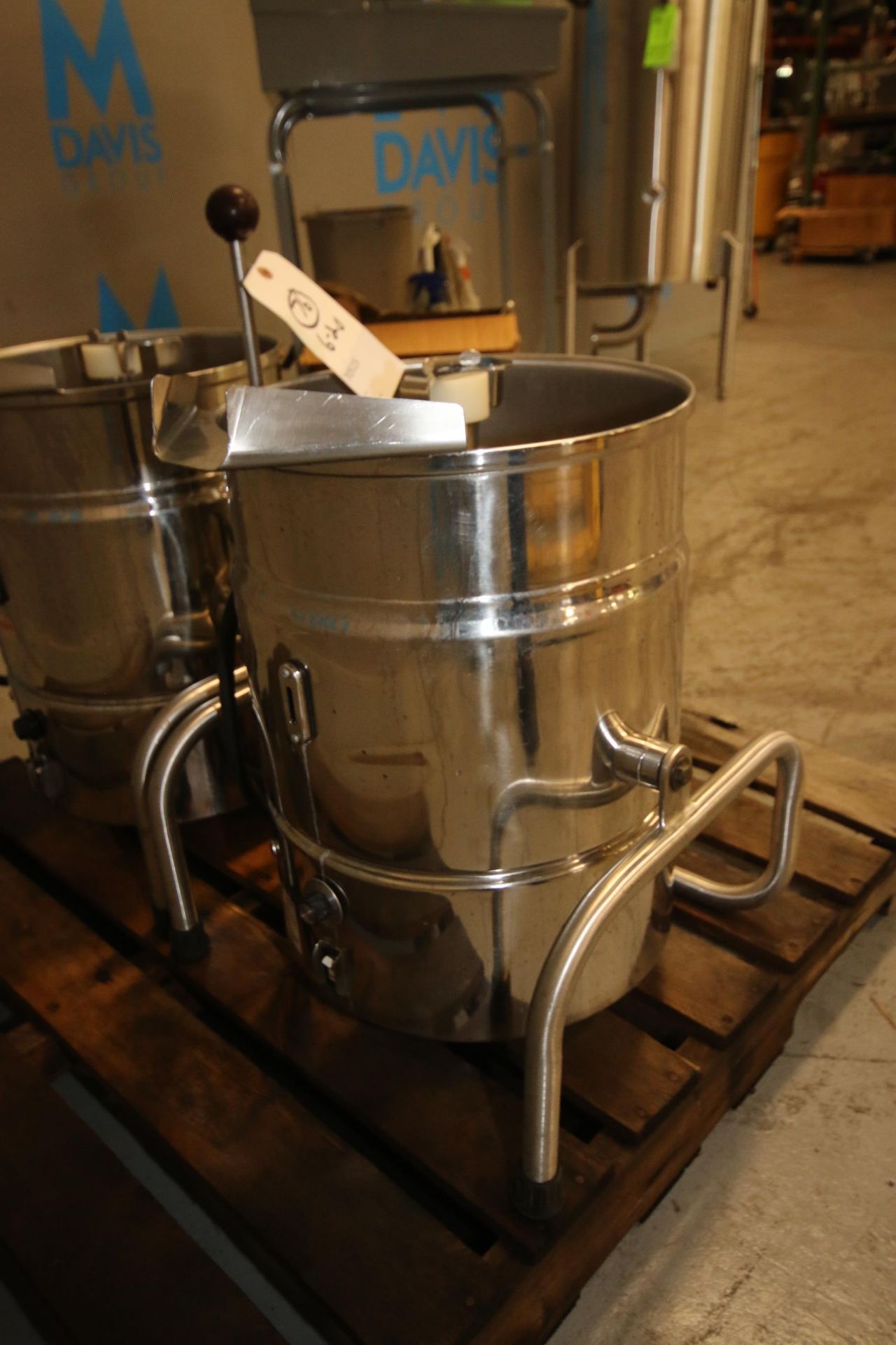 Groen 20 Gal. S/S Tilt Kettle, M/N TDB/B-20 CFC, S/N 21390M, 115 Volts, Mounted on S/S Frame (IN# - Image 3 of 6