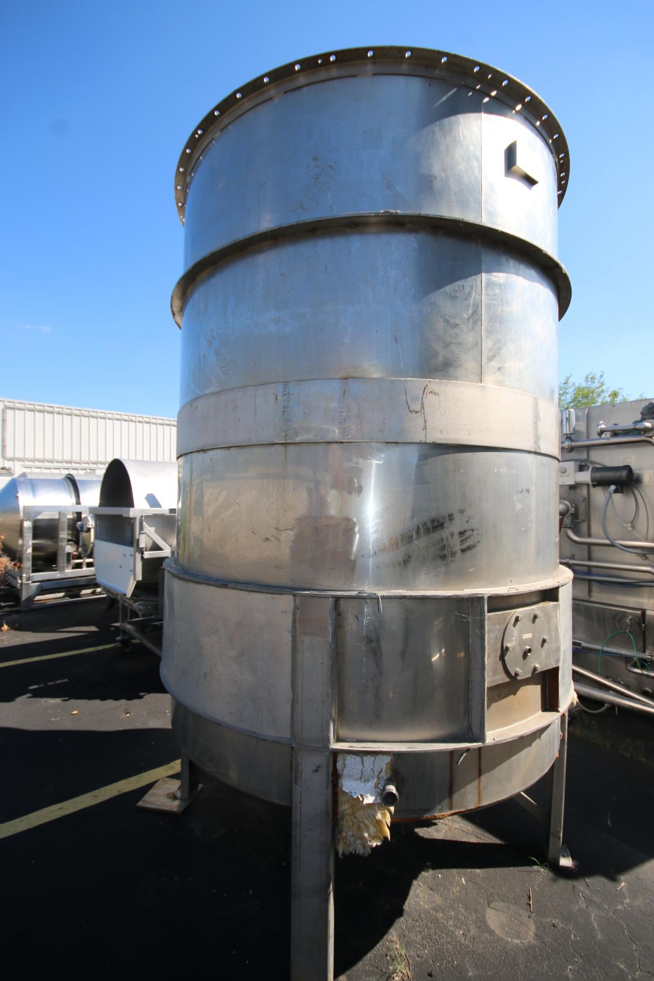 Aprox. 1,500 Gal. Vertical S/S Tank, S/N T316L, with Internal Heating Coils, Tank Dims.: Aprox. - Image 3 of 9