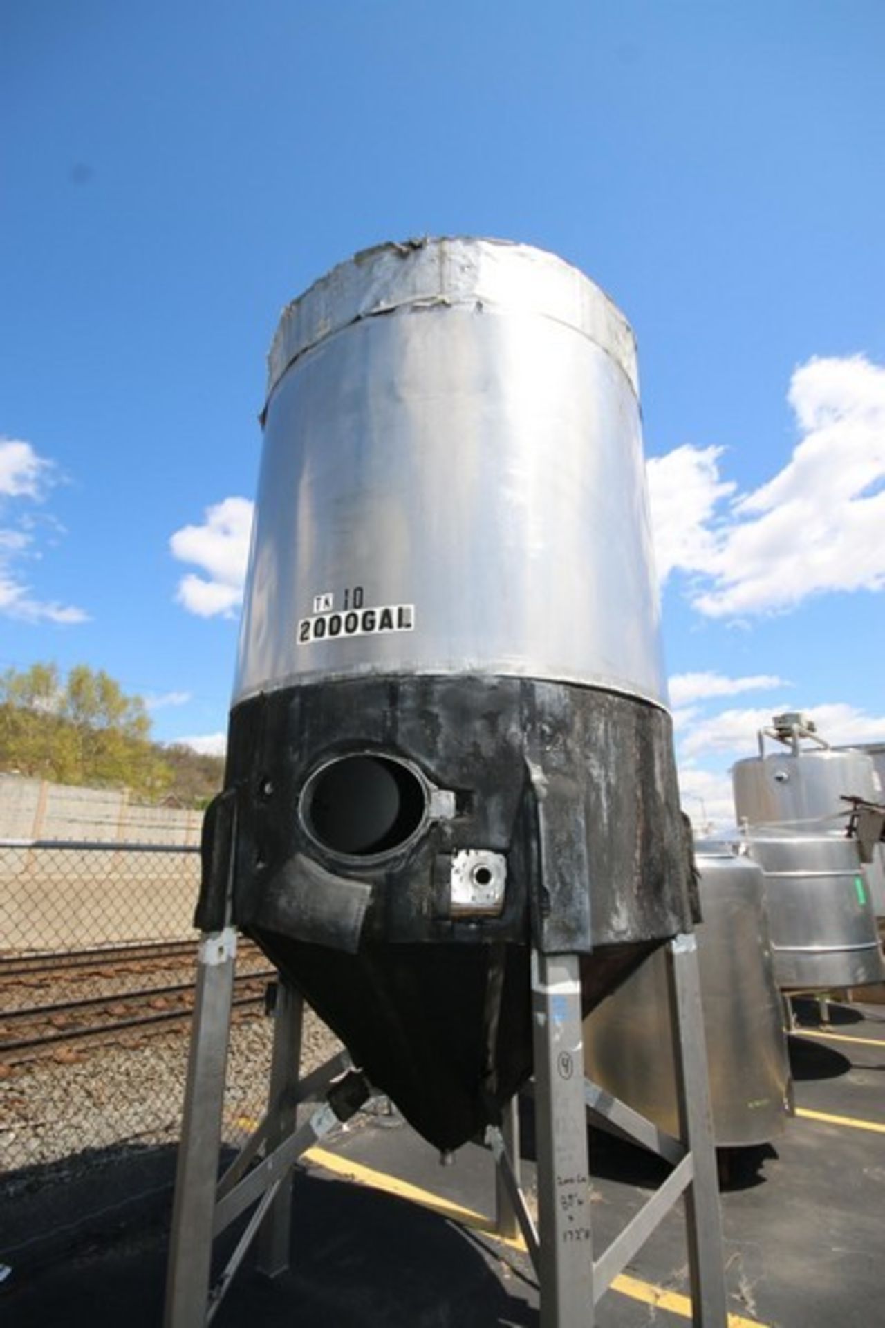 2,000 Gal. Jacketed S/S Fermentation Tank, with Side Mount Man Door, Dome Top Cone Bottom, with 2" - Image 6 of 17