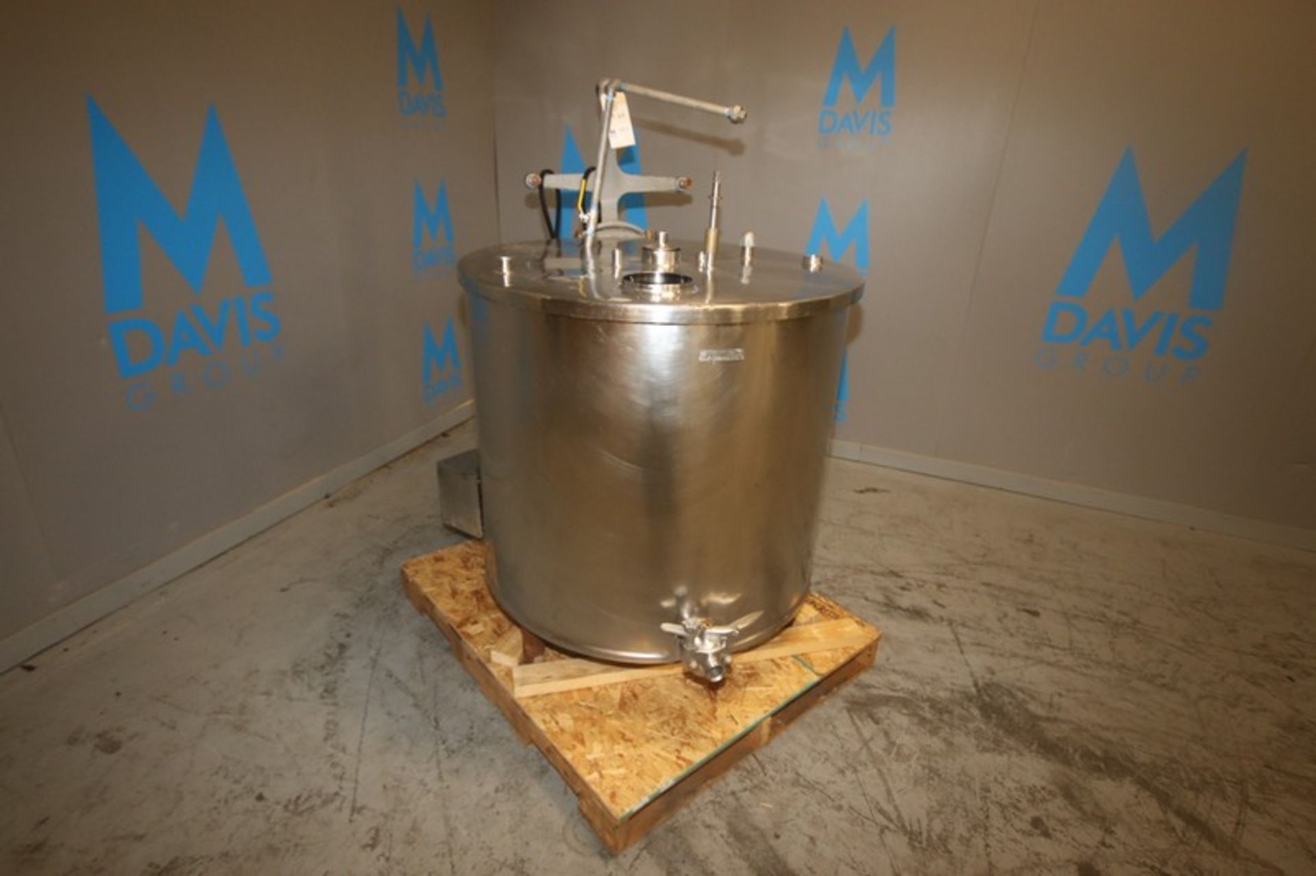 Aprox. 160 Gal. S/S Jacketed Vertical Tank, with Vertical S/S Agitation, Rear Mounted Drive (NOTE: