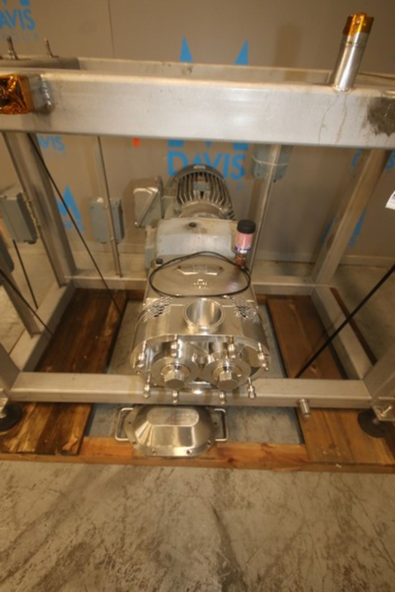 Waukesha 30 hp Positive Displacement Pump, M/N 220U2, S/N 369823-04, with 4" Clamp Type S/S Head, - Image 9 of 9