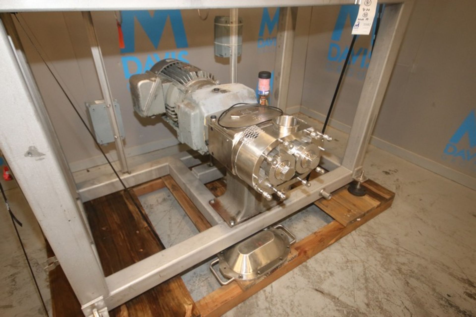 Waukesha 30 hp Positive Displacement Pump, M/N 220U2, S/N 369823-04, with 4" Clamp Type S/S Head, - Image 4 of 9