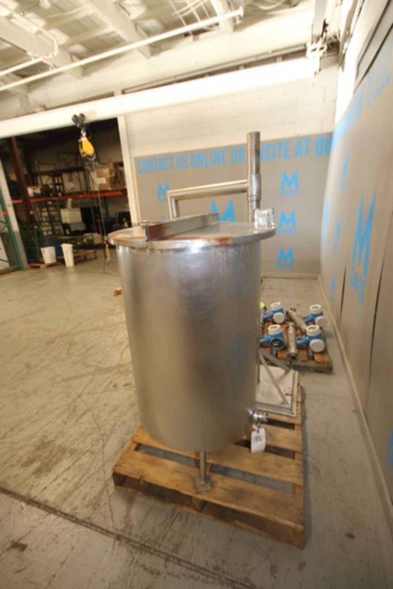 Aprox. 90 Gal. S/S Vertical Single Wall Tank, with 21-Station Rubber Press, Mounted on S/S Frame( - Image 5 of 6