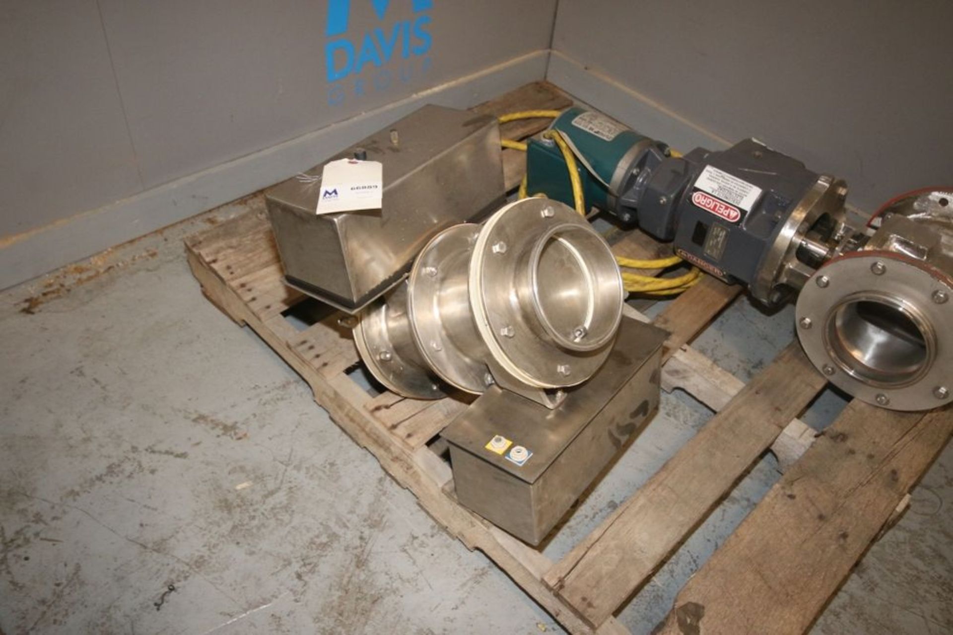 S/S Aprox. 6" Clamp Type Inlet/Outlet Valve (INV#66889)(LOCATED AT MDG AUCTION SHOWROOM--