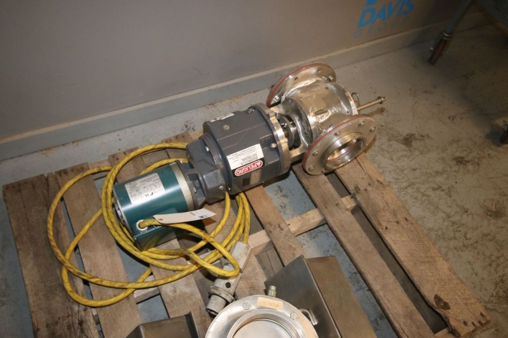S/S Inline Ball Valve, Aprox. 5-1/2" Dia. Inlet/Outlet, with Top Mounted 1/4 hp Motor with Power - Image 5 of 7