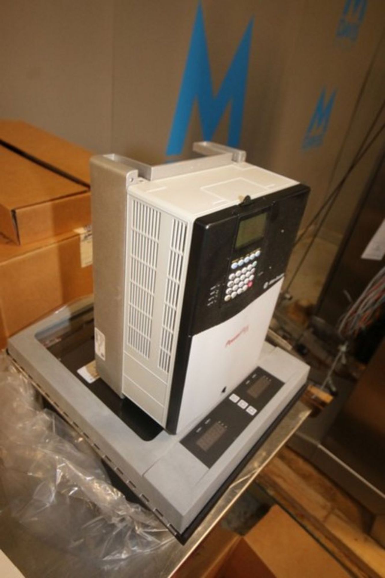 NEW Allen-Bradley PowerFlex70 VFD, Cat. No. 20A B 022 A 3 AYNANCO, S/N 03106344, 7.5 hp/ 5 hp (INV# - Image 6 of 8