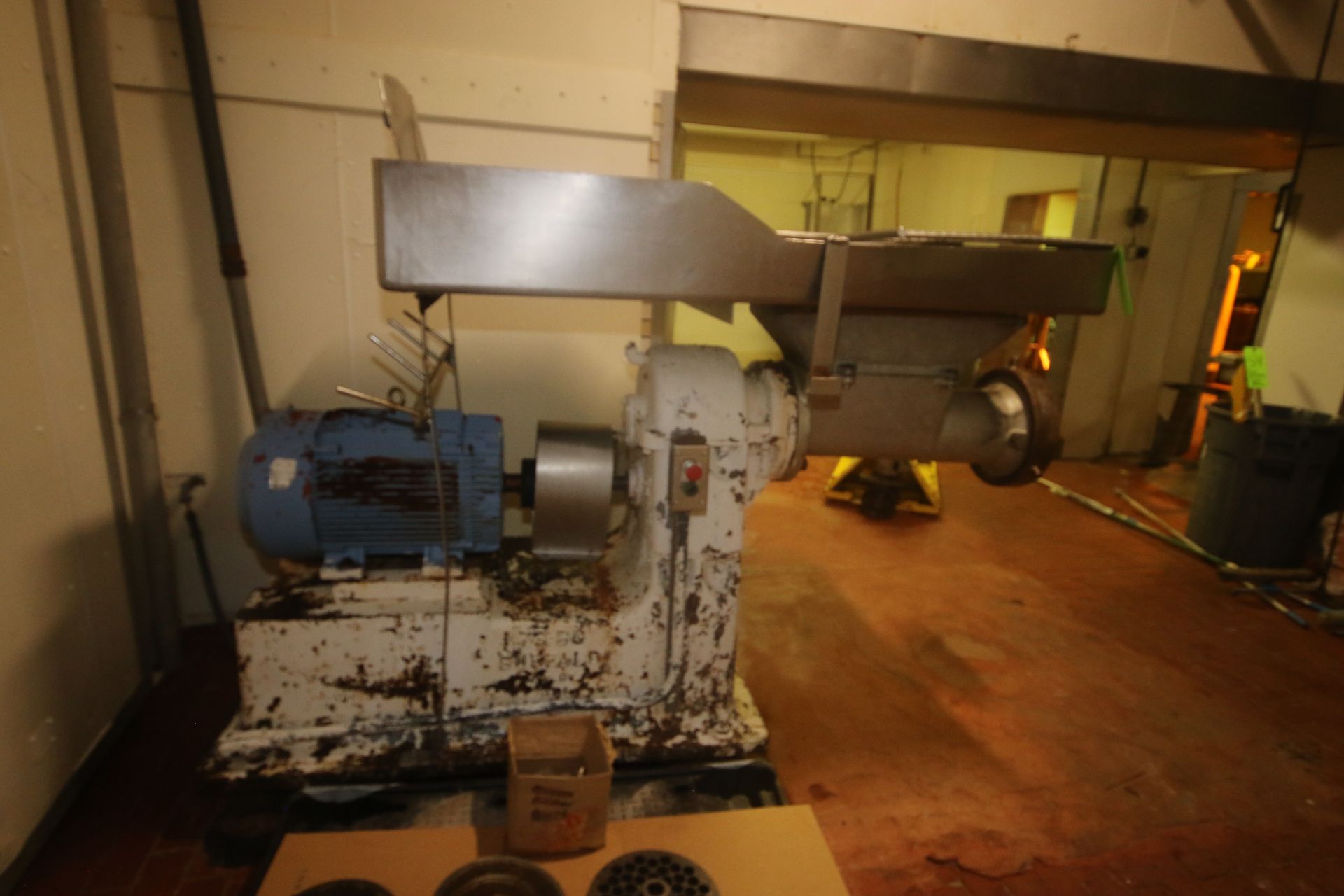 Buffalo Meat Grinder, M/N NO HV-11, Crown Triton 40 HP Motor, with Aprox. 10" Dia. Discharge, 1480 / - Image 19 of 25