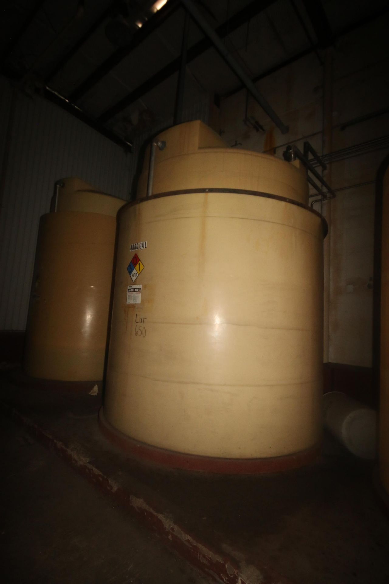4,000 Gal. Vertical Poly Tank (LOCATED IN SULPHUR SPRINGS, TX)(SOLD SUBJECT TO CONFIRMATION)(REMOVAL - Image 2 of 2