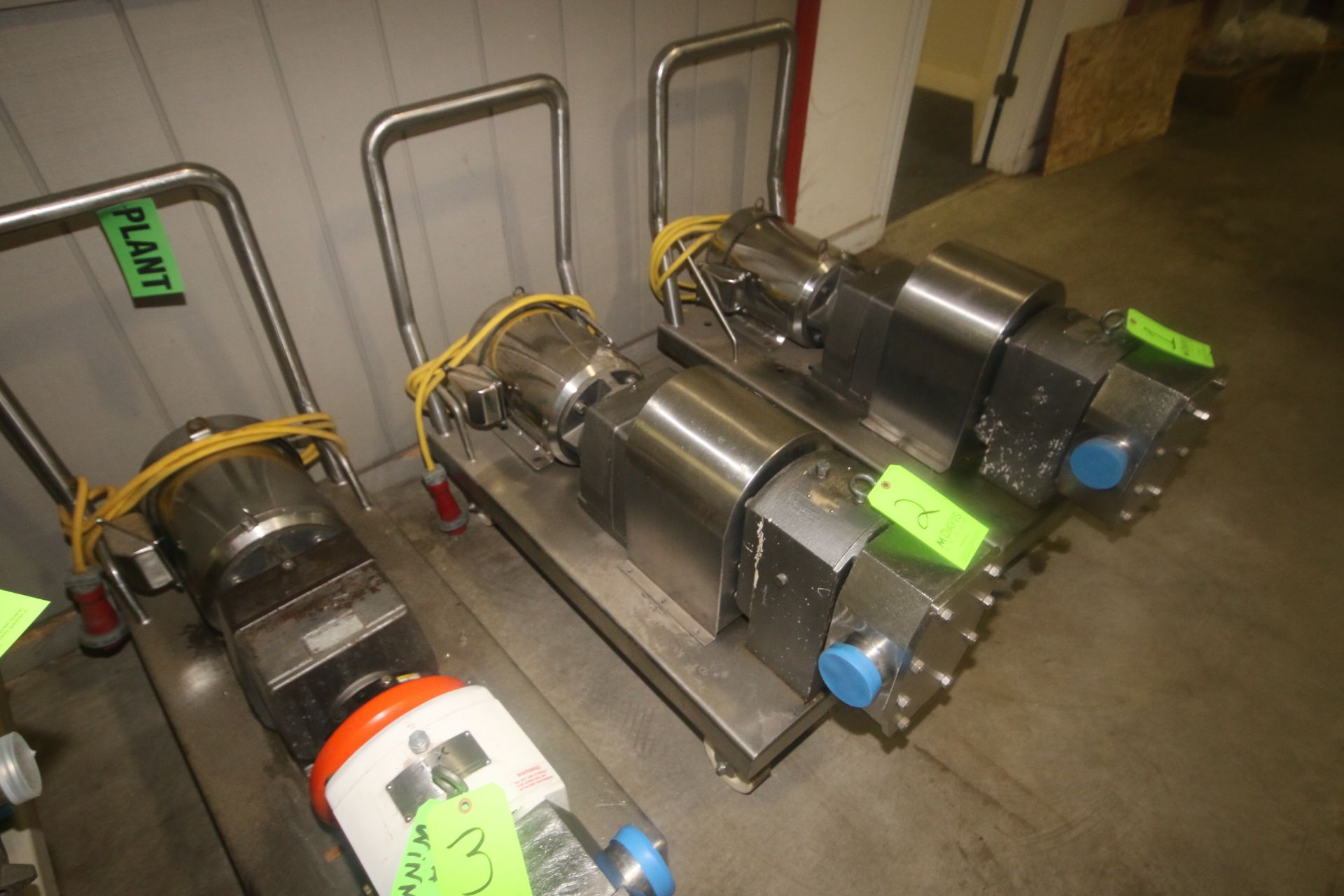 APV 7.5 hp Positive Displacement Pump, Size R6, S/N 1000002823871, with 3" Clamp Type Inlet/ - Image 2 of 6