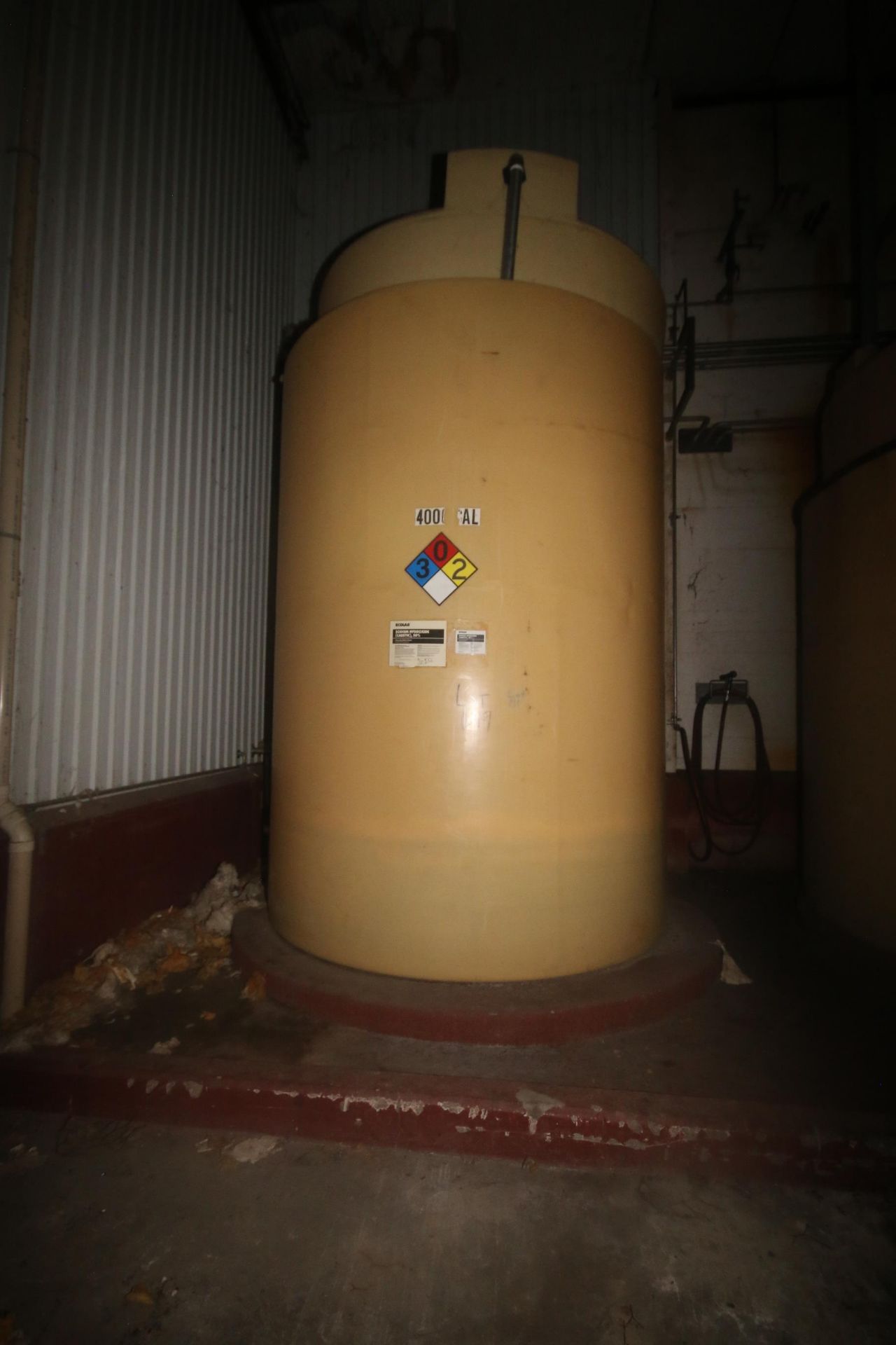 4,000 Gal. Vertical Poly Tank (LOCATED IN SULPHUR SPRINGS, TX)(SOLD SUBJECT TO CONFIRMATION)(REMOVAL - Image 2 of 2