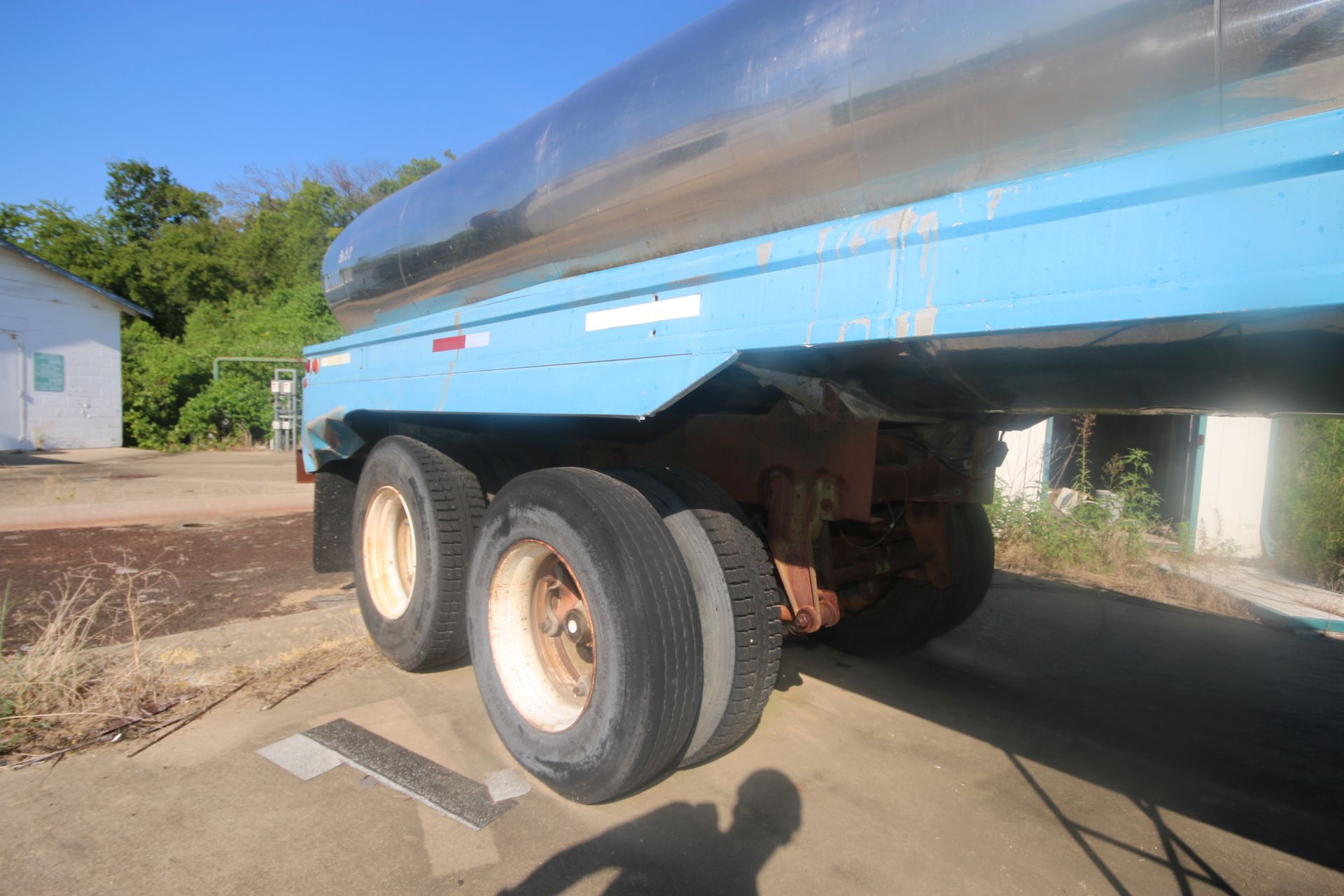 Ford AERO MAX L9000 Tractor, with Citation 5,600 Gal. S/S Tanker, M/N TI, S/N 7010, with Pump - Image 5 of 19