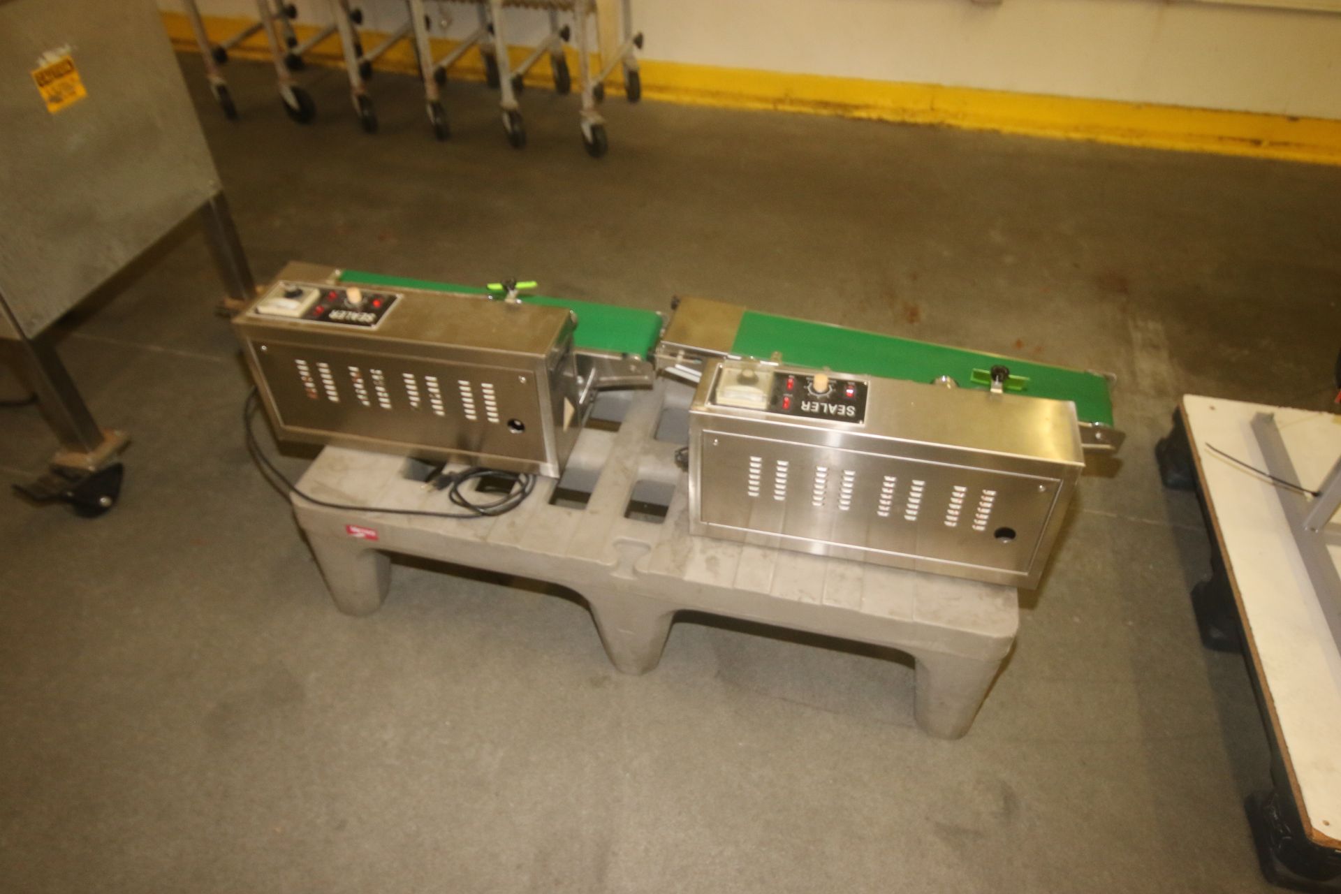 FR-900 Series Band Sealer, Capacity 0-12 m/Minute, with Aprox. 30" L x 5-1/4" W Belt, with Plastic - Image 5 of 5