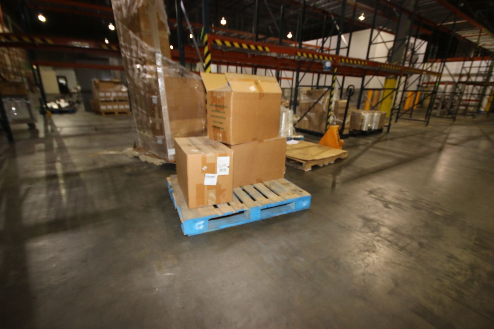 Remaining Contents in Warehouse Area, Includes Assorted Corrugated As Photographed (LOCATED AT - Image 13 of 13