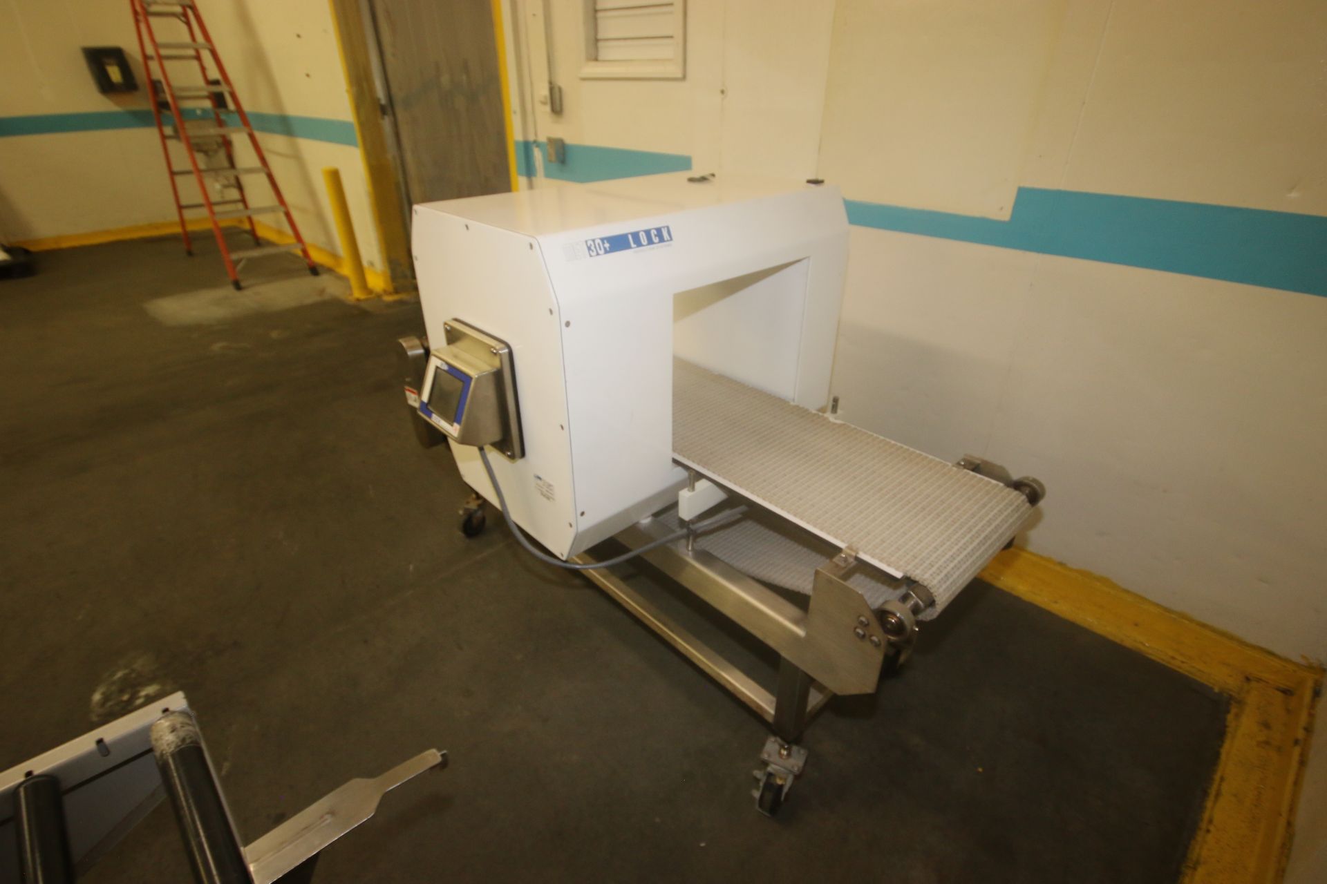 Lock Inspection Systems Metal Detector, M/N MET30+, S/N 27245, with Aprox. 18" W x 16" H x 22" Deep, - Image 2 of 7