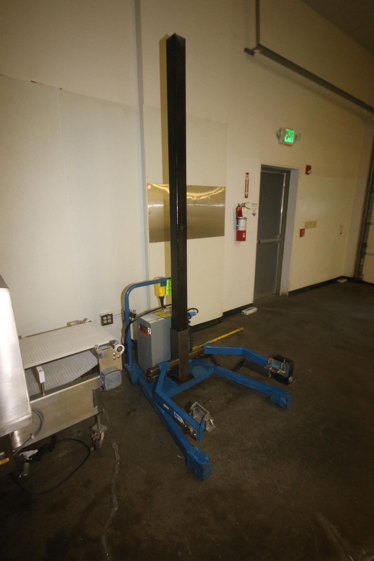 Savage Bros. Portable Column Lift, M/N LTT AC, S/N 1183, Weight Limit 450 lbs., 230 Volts, 1 - Image 2 of 6