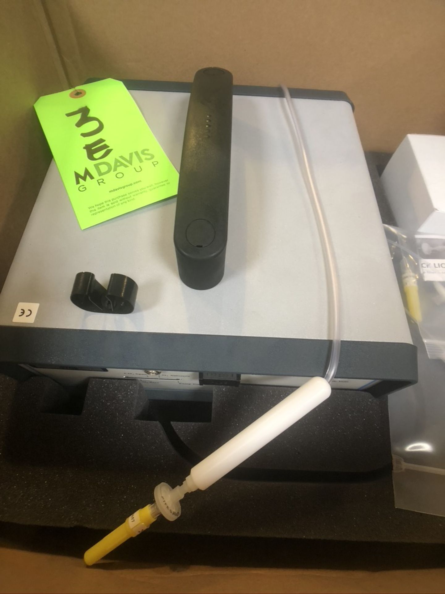 NEW IN BOX QUANTEK INSTRUMENTS PORTABLE OXYGEN / CARBON DIOXIDE ANALYZER, MODEL 902D, 2019 MFG