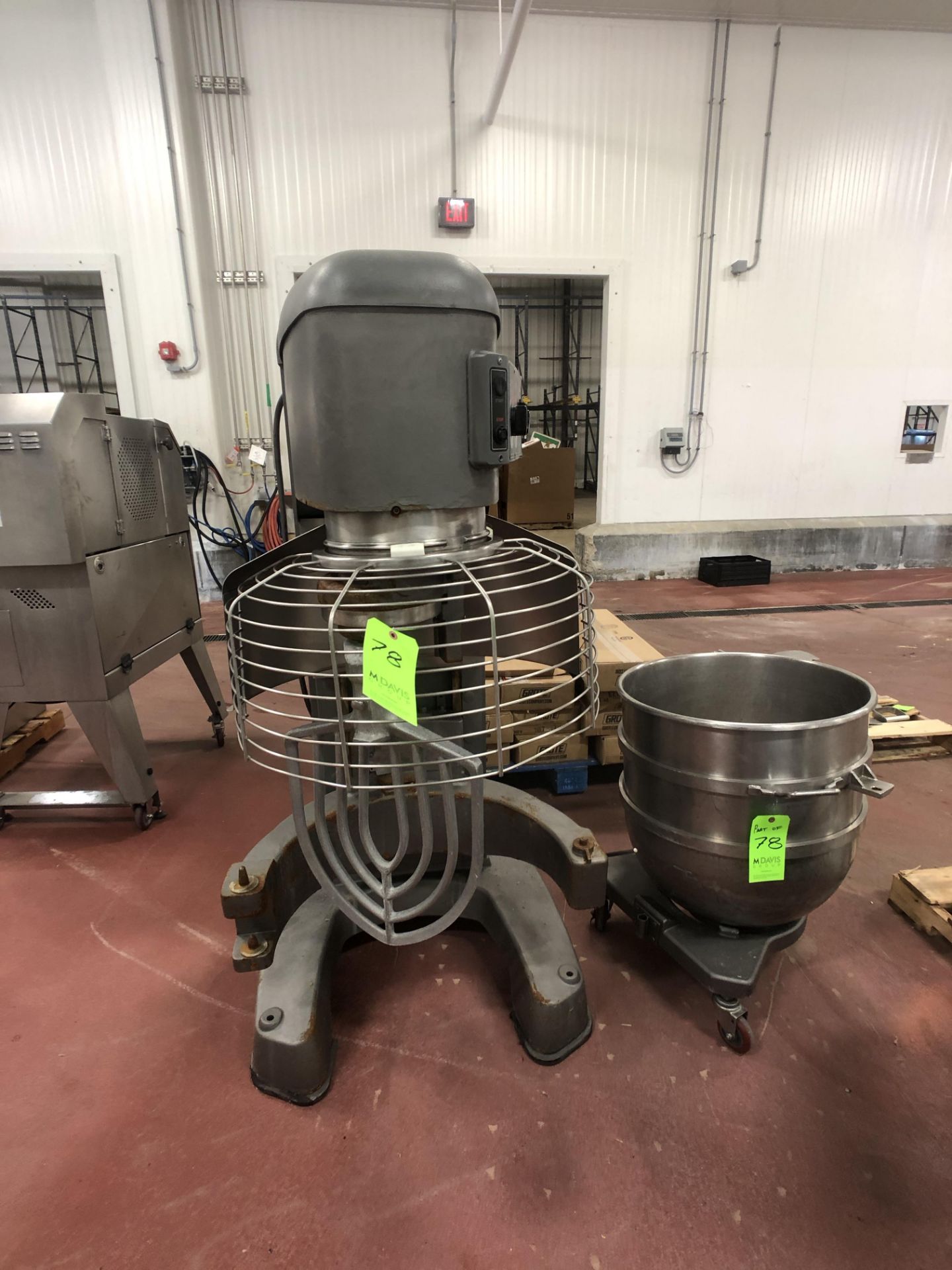 HOBART MIXER MODEL HL 1400, S/N 31-1522 206, INCLUDES BOWL 140 QT AND BEATER ATTACHMENTS