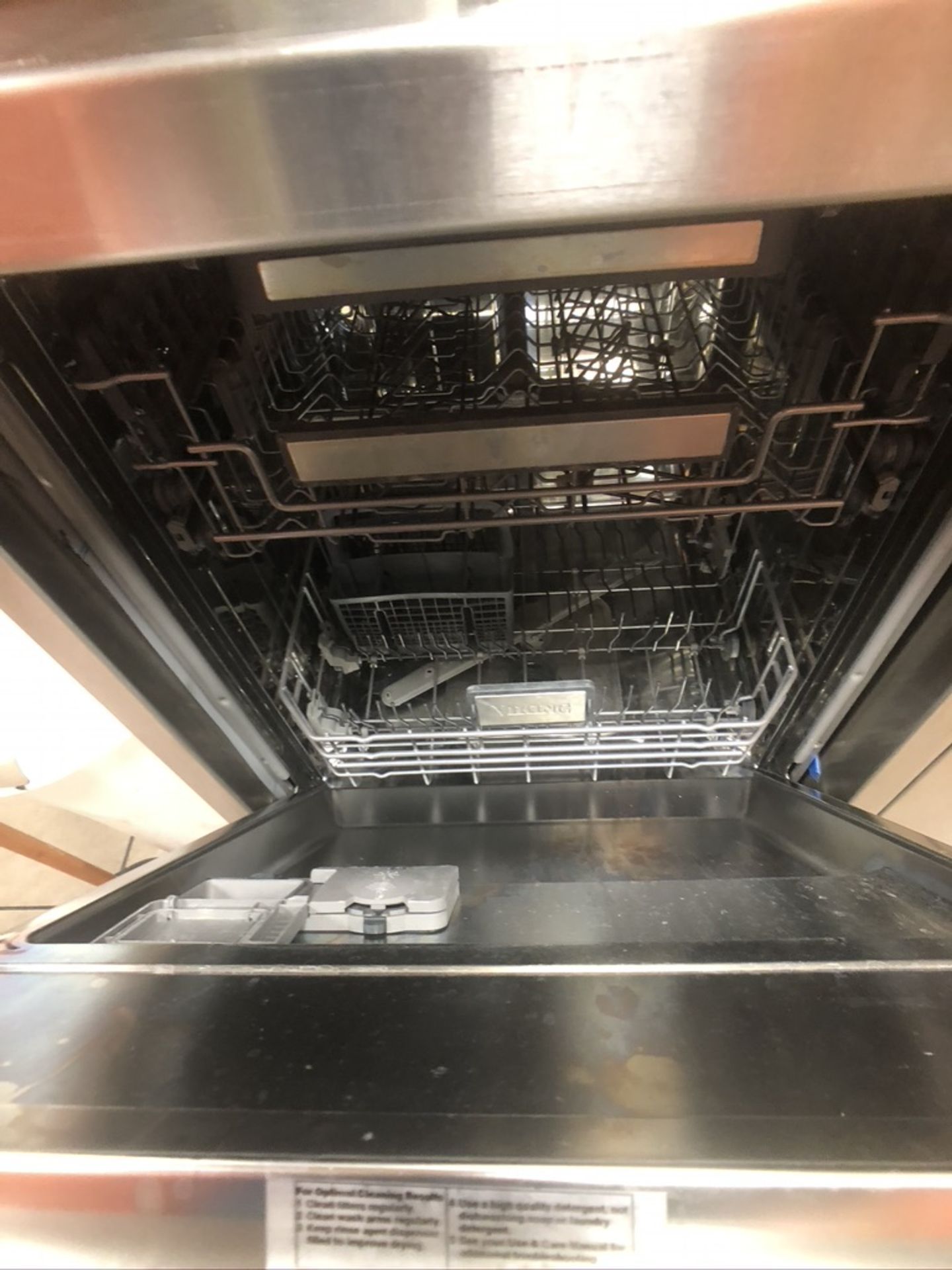 VIKING DISHWASHER MODEL FDW300WS, S/N 1480001201 - Image 4 of 7