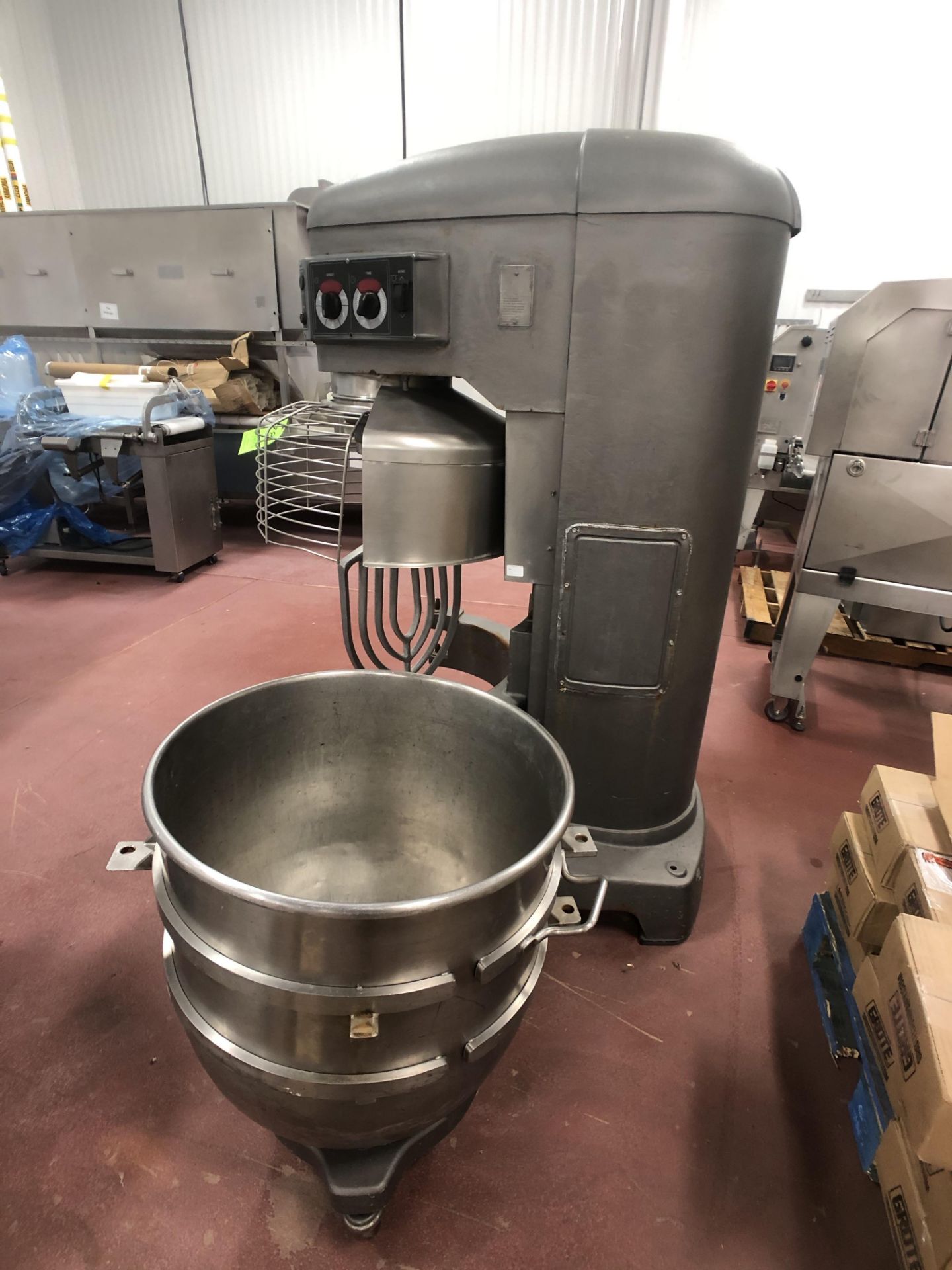 HOBART MIXER MODEL HL 1400, S/N 31-1522 206, INCLUDES BOWL 140 QT AND BEATER ATTACHMENTS - Image 5 of 6