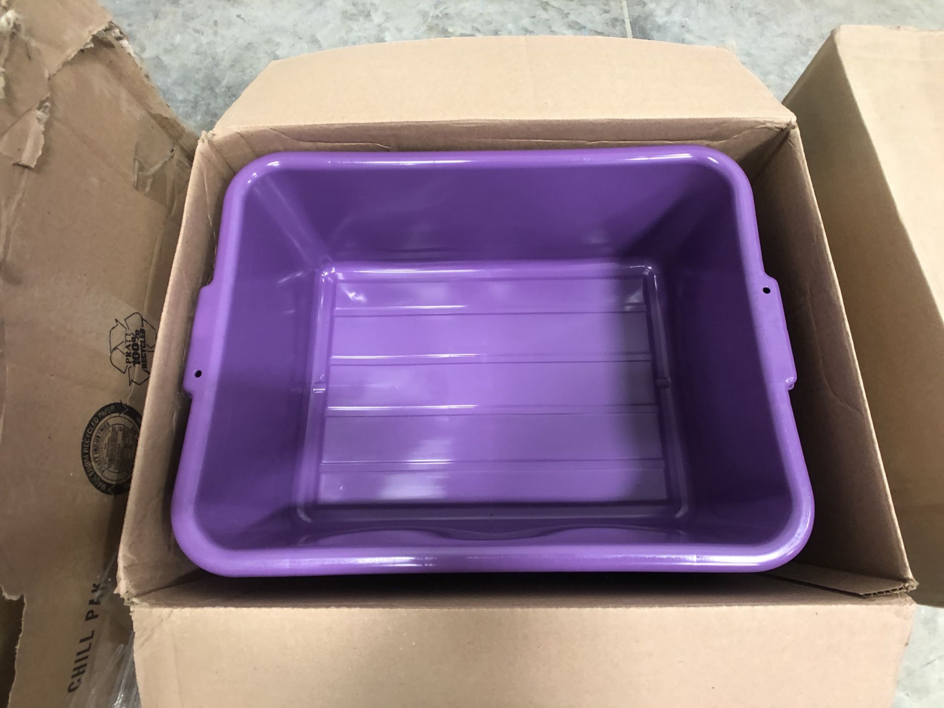 NEW IN BOX, VOLLRATH FOOD STORAGE BINS AND LIDS, VARIOUS SIZES AND COLORS - Image 2 of 5