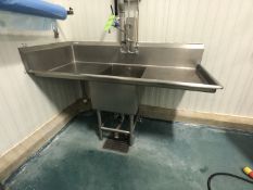 SINGLE BOWL S/S SINK W/ S/S COUNTER TOPS APPX LWH 6' x 2.5' x 3'