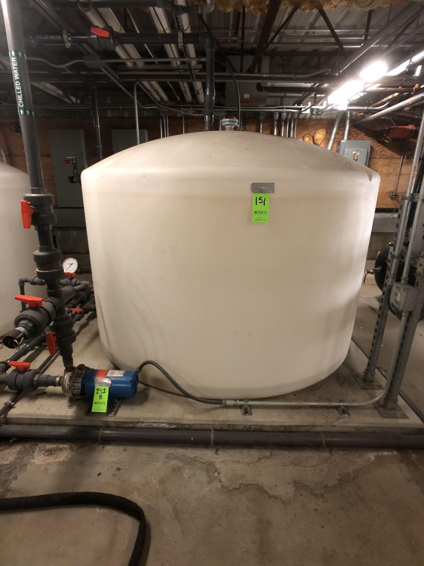 1,550 Gallon Fiberglass Tank (SOLD SUBJECT TO BULK BID IN LOT 152 A)