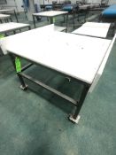 (1) S/S TABLE WITH PLASTIC CUTTING BOARD TOP MOUNTED ON CASTERS APPX L38'' X W38'' (1) S/S TABLE