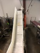 S/S PORTABLE CLEATED INCLINE CONVEYOR, MODEL INCLINE CONVEYOR 1HP, S/N 17147, MOUNTED ON CASTERS,