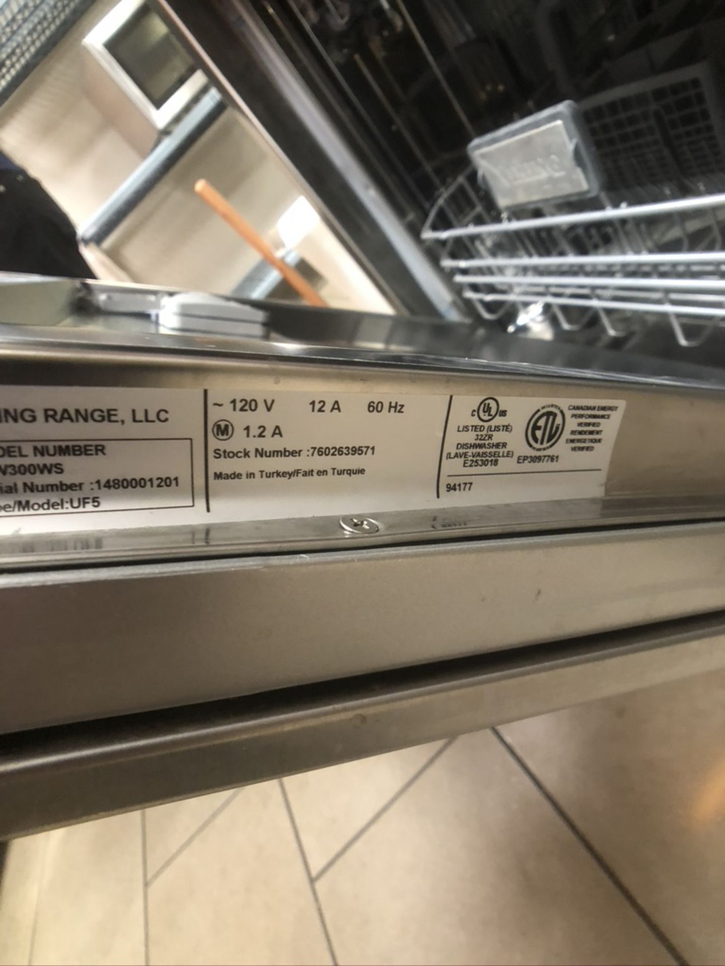 VIKING DISHWASHER MODEL FDW300WS, S/N 1480001201 - Image 6 of 7