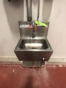 S/S SINK APPX LWH INTERNAL 14" x 10'' x 4.5'' INCLUDES EYE WASH STATION