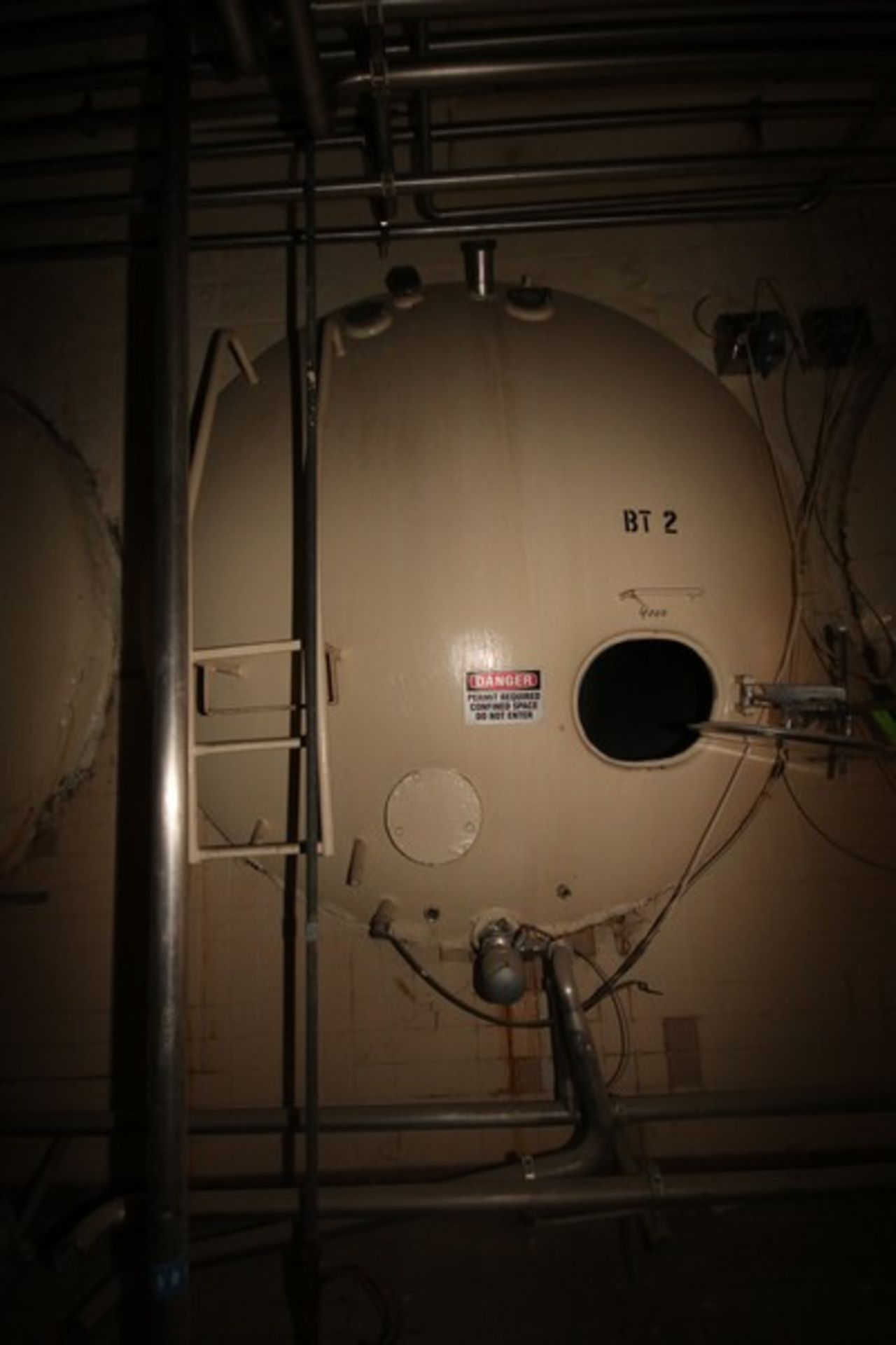Aprox. 4,000 Gal. S/S Horizontal Tank, with Carbon Steel Sheathing, Dish Heads, Tank Dims.: Aprox. - Image 2 of 4