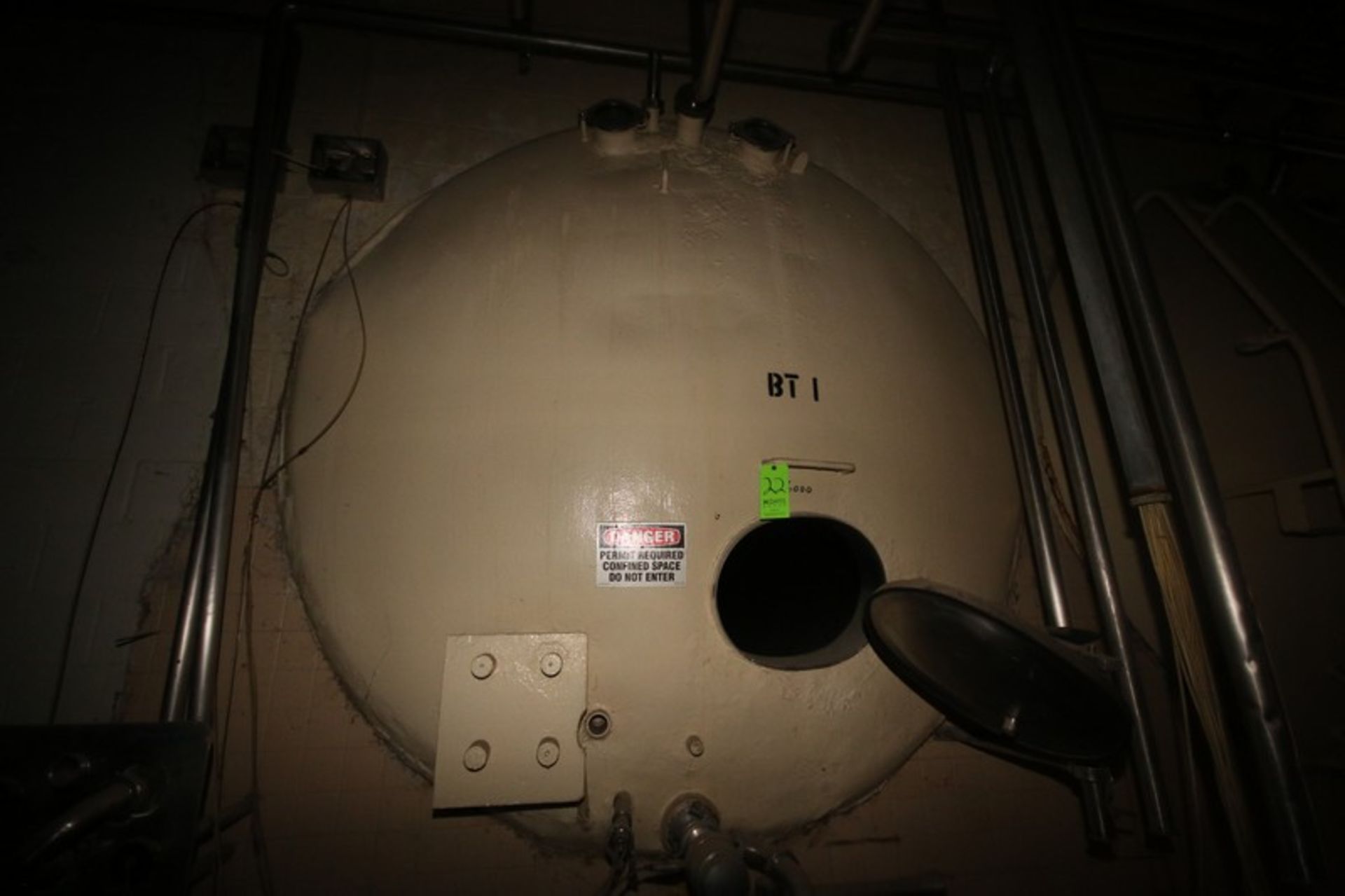 Aprox. 6,000 Gal. S/S Horizontal Tank, with Carbon Steel Sheathing, Dish Heads, Tank Dims.: Aprox. - Image 2 of 4